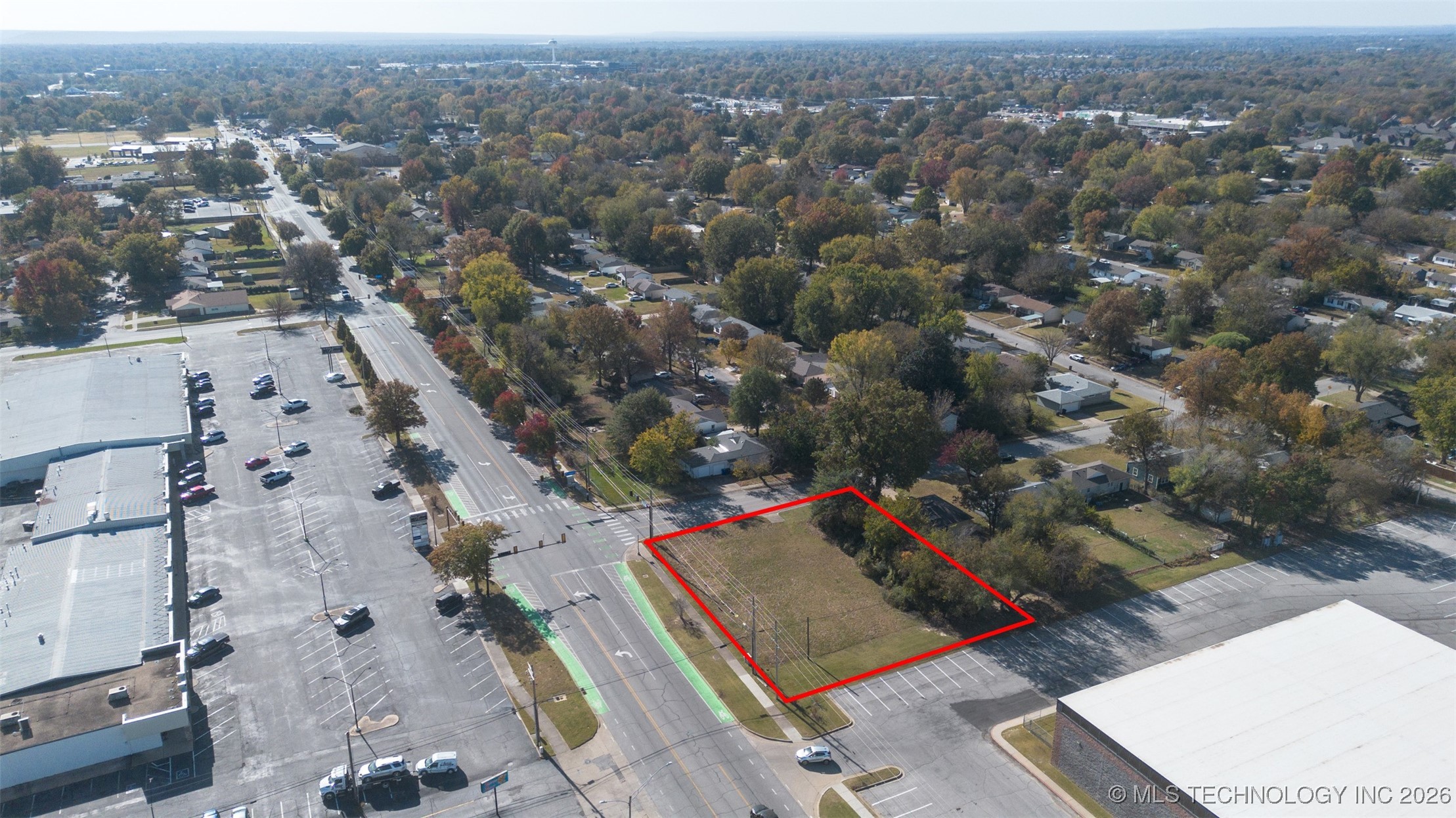 1524 S Main Street Property Photo 6