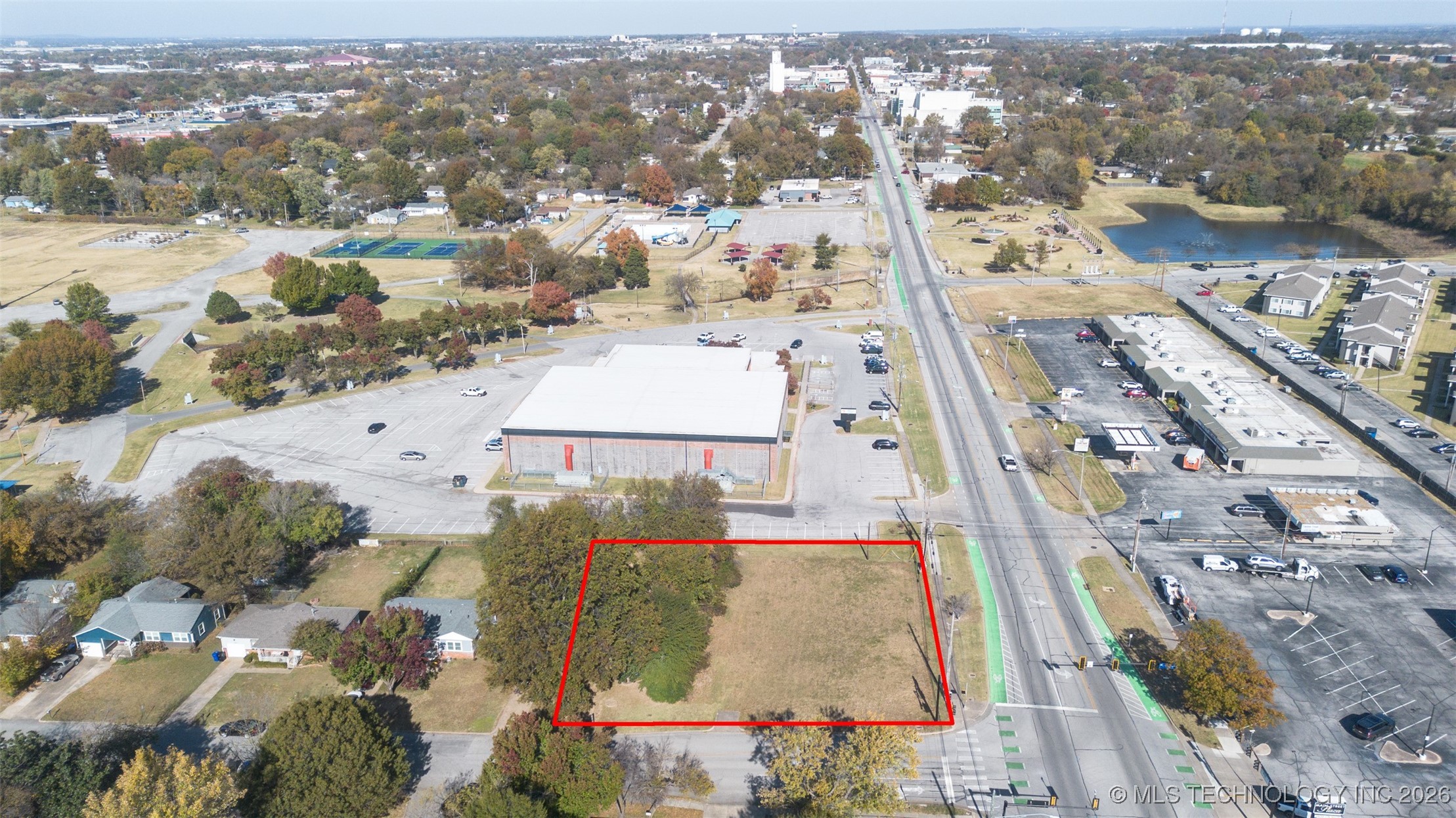 1524 S Main Street Property Photo 7