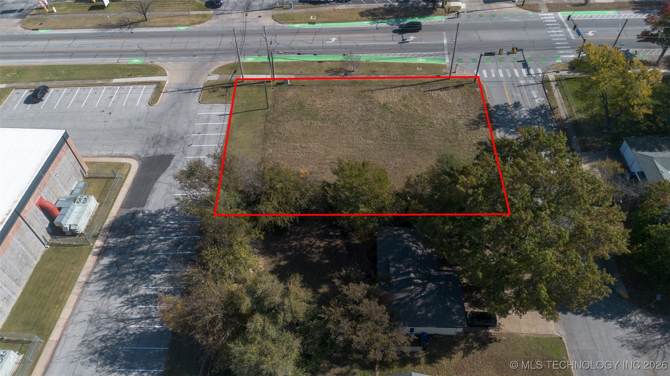 1524 S Main Street Property Photo 8