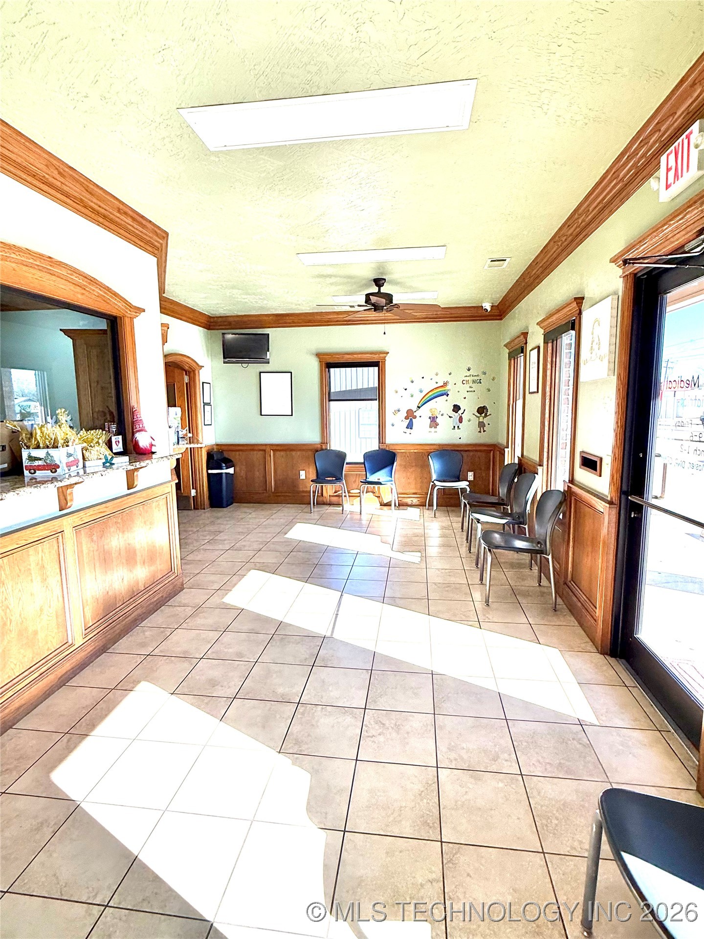 709 E Downing Street Property Photo 4