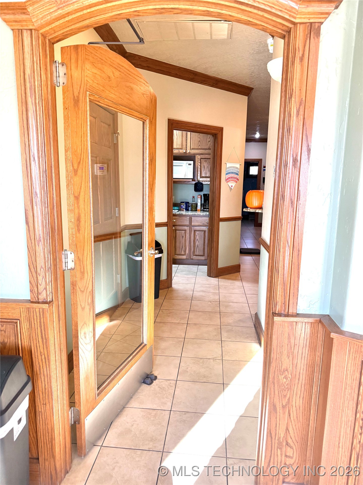 709 E Downing Street Property Photo 5