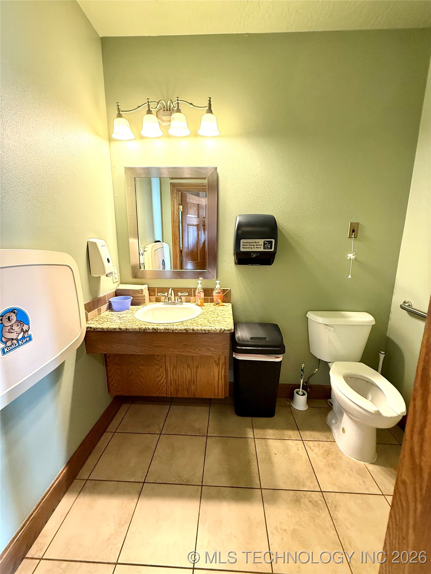 709 E Downing Street Property Photo 28