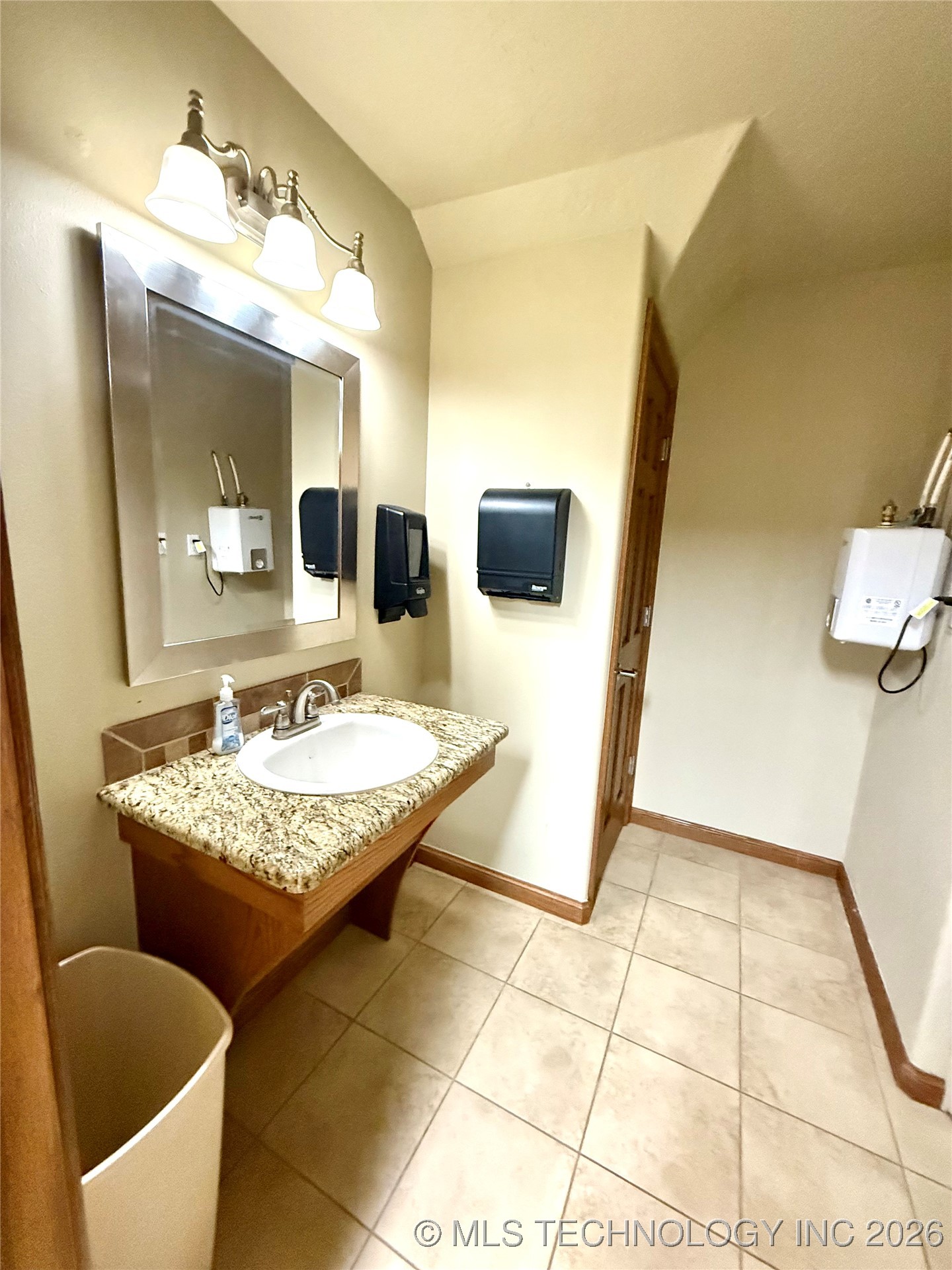 709 E Downing Street Property Photo 33