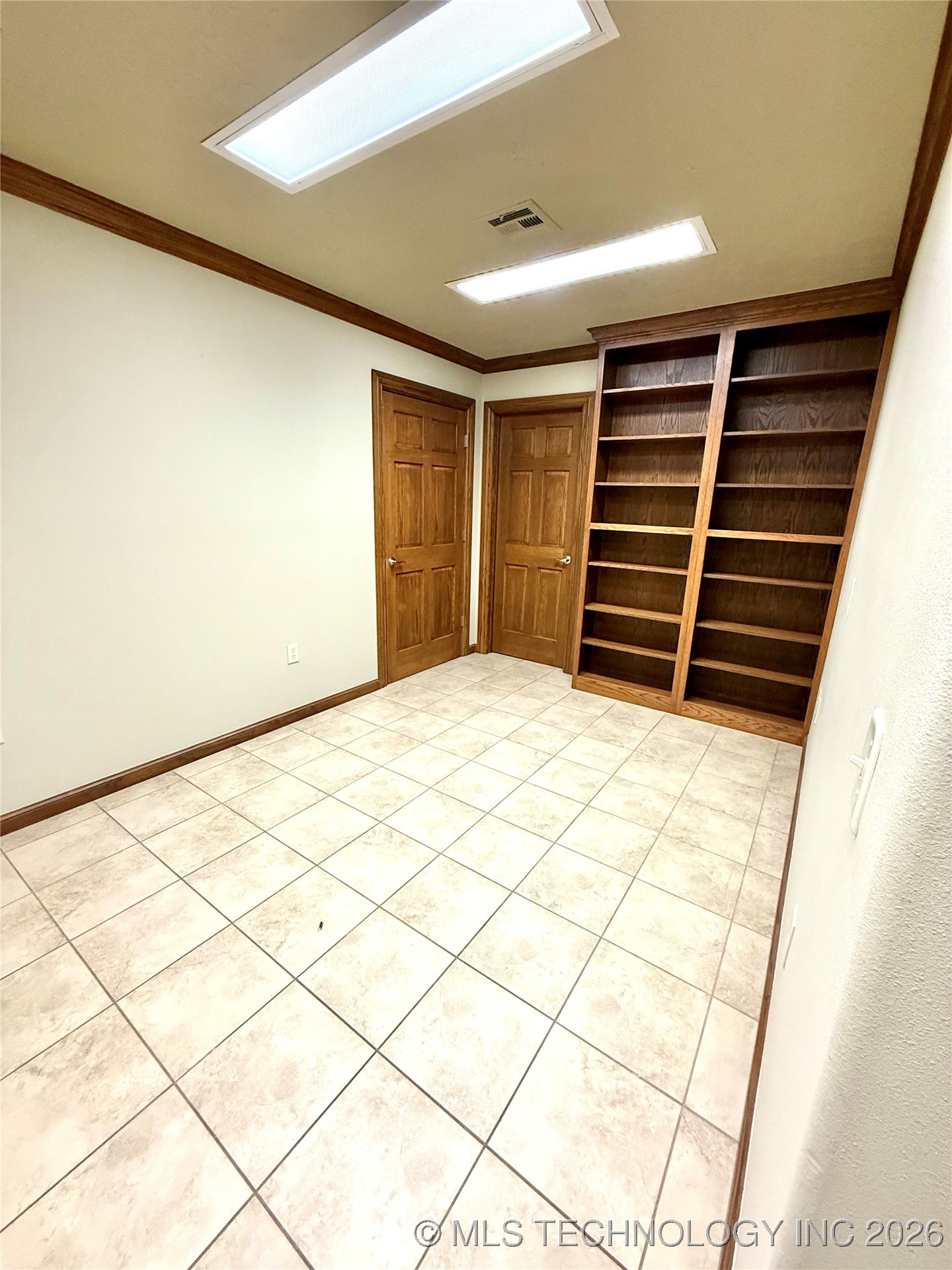 709 E Downing Street Property Photo 40