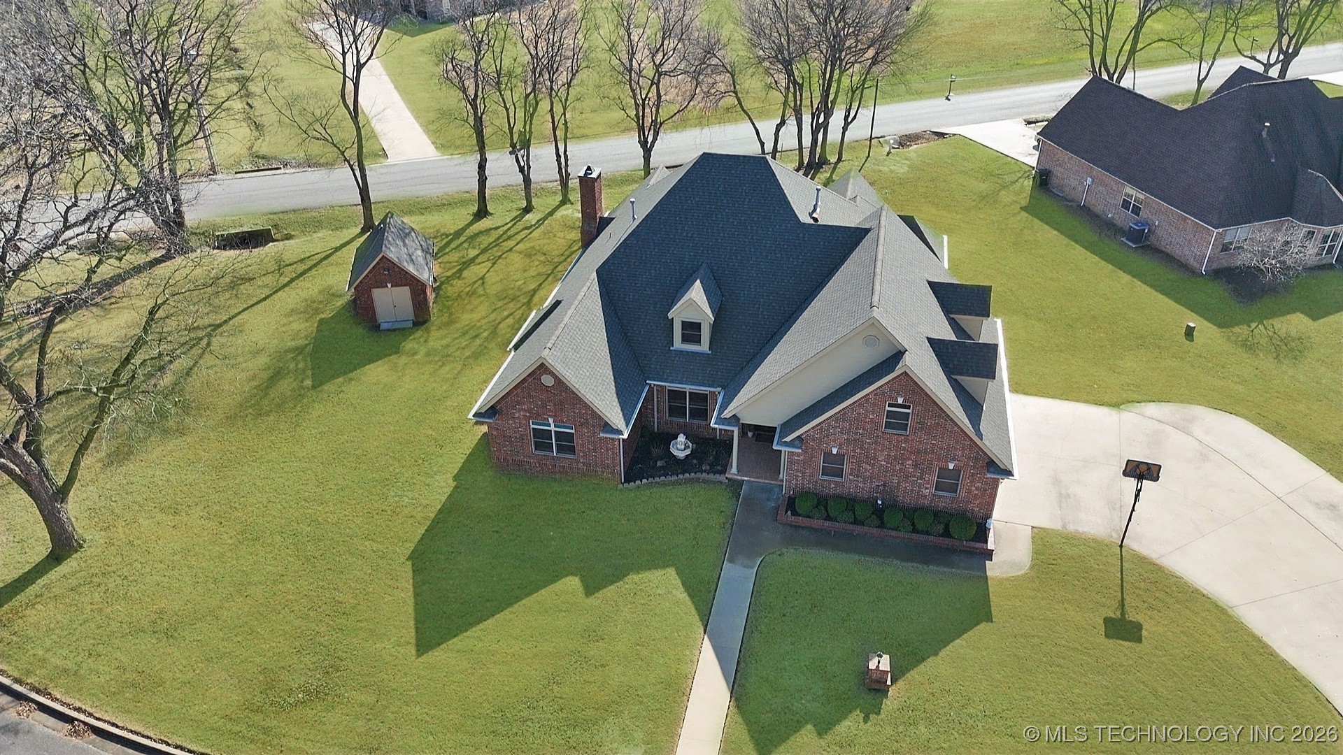 607 Sterling Hills Drive Property Photo 2