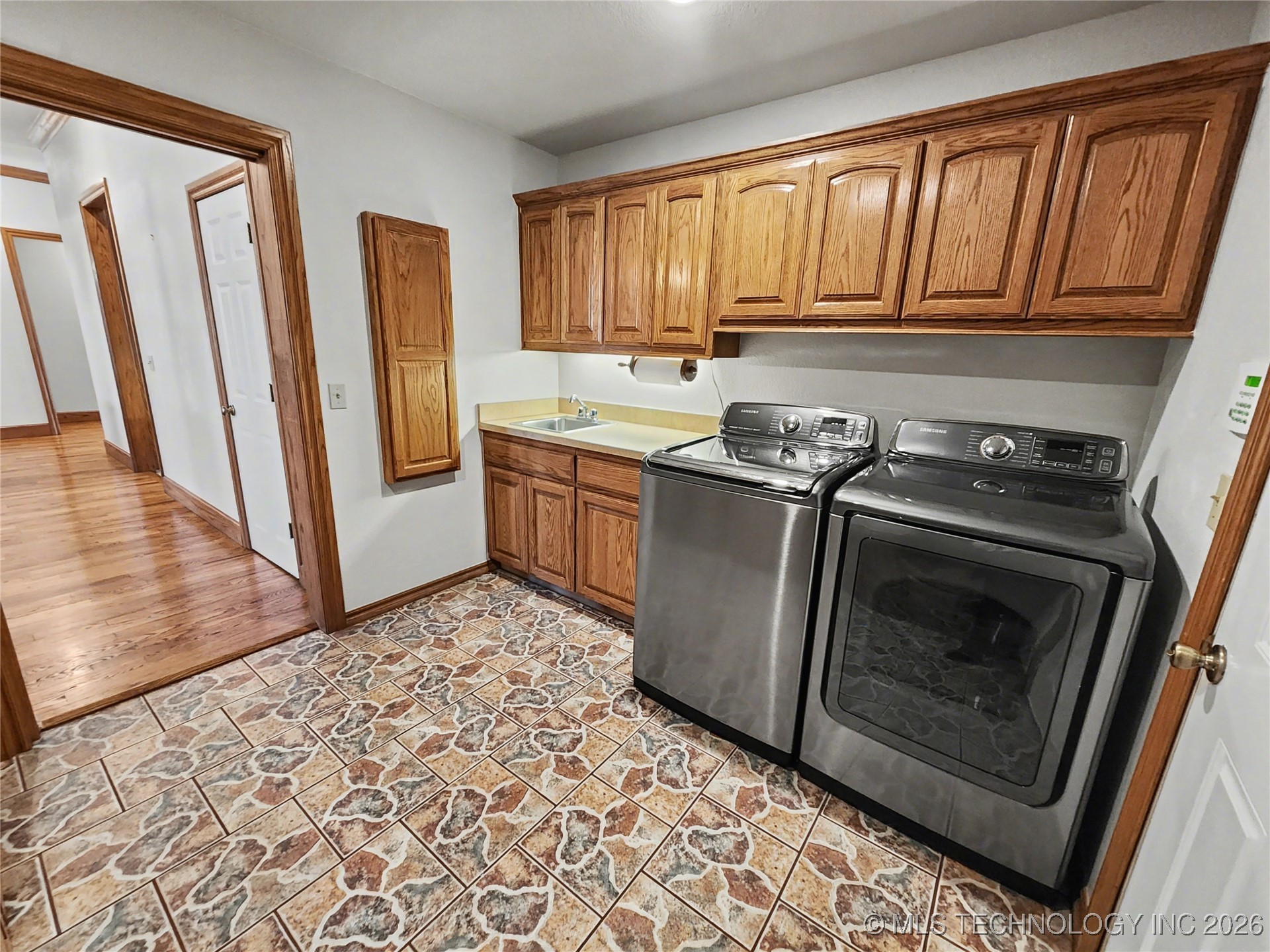 607 Sterling Hills Drive Property Photo 19