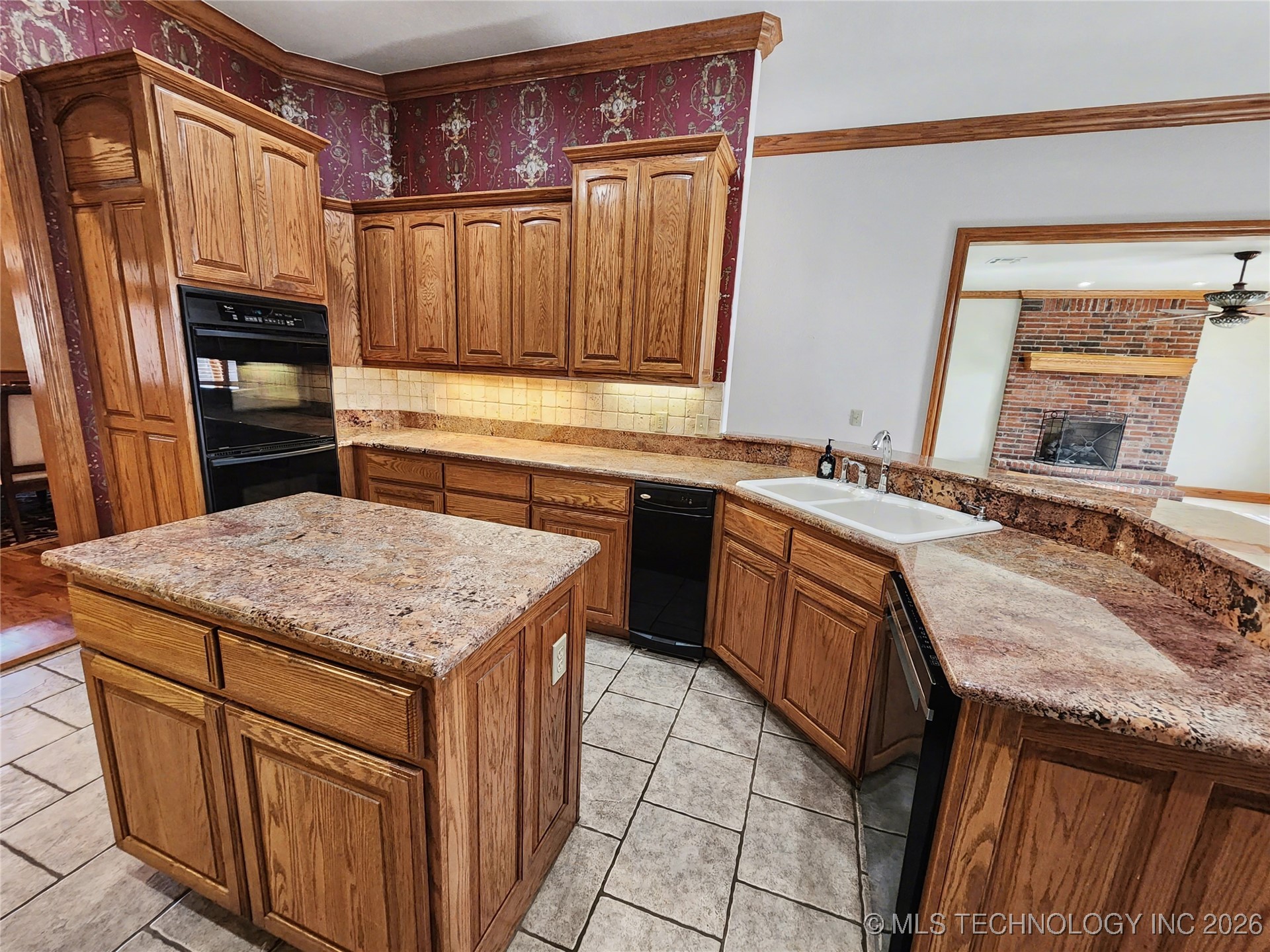 607 Sterling Hills Drive Property Photo 24