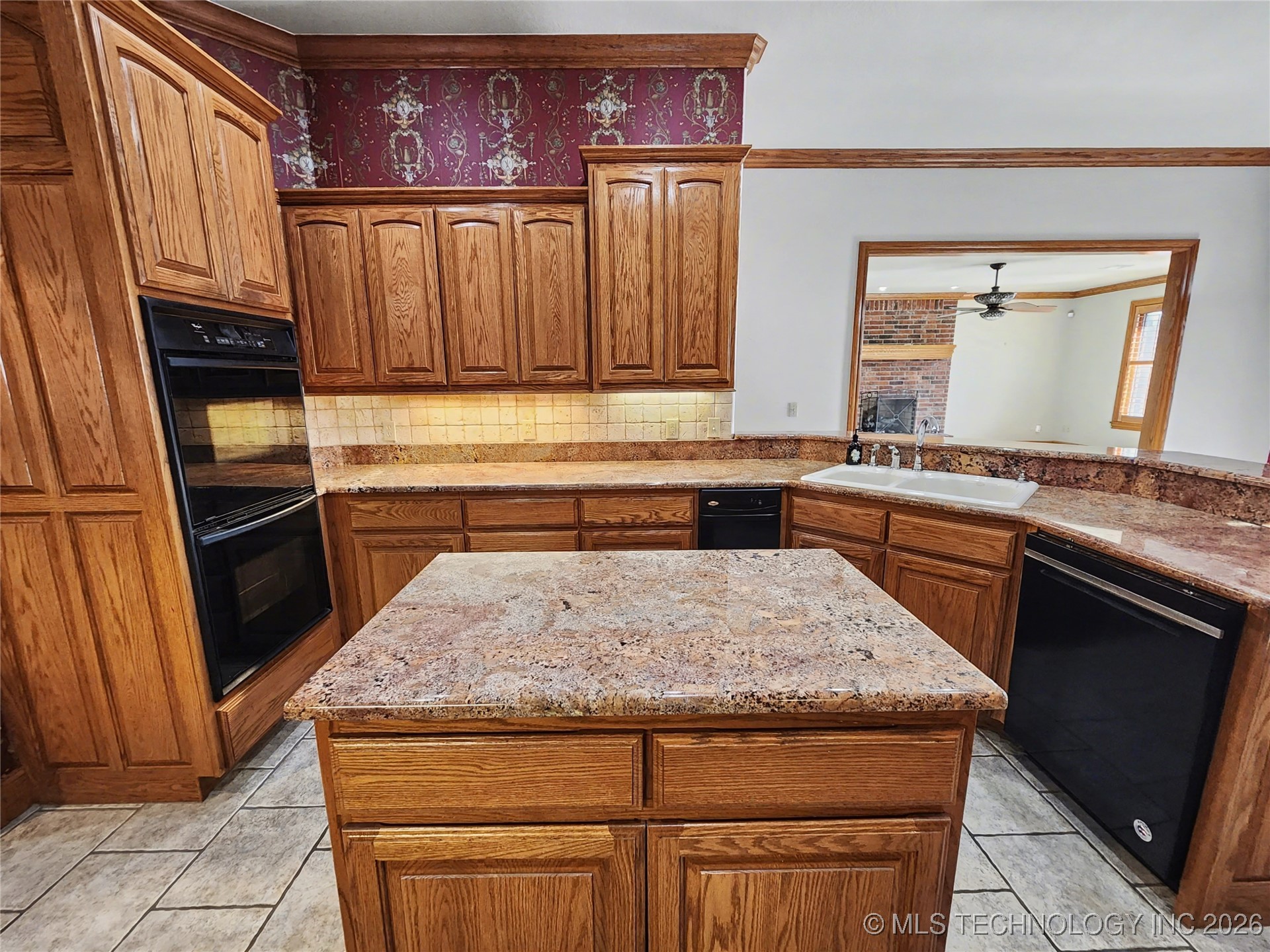 607 Sterling Hills Drive Property Photo 25