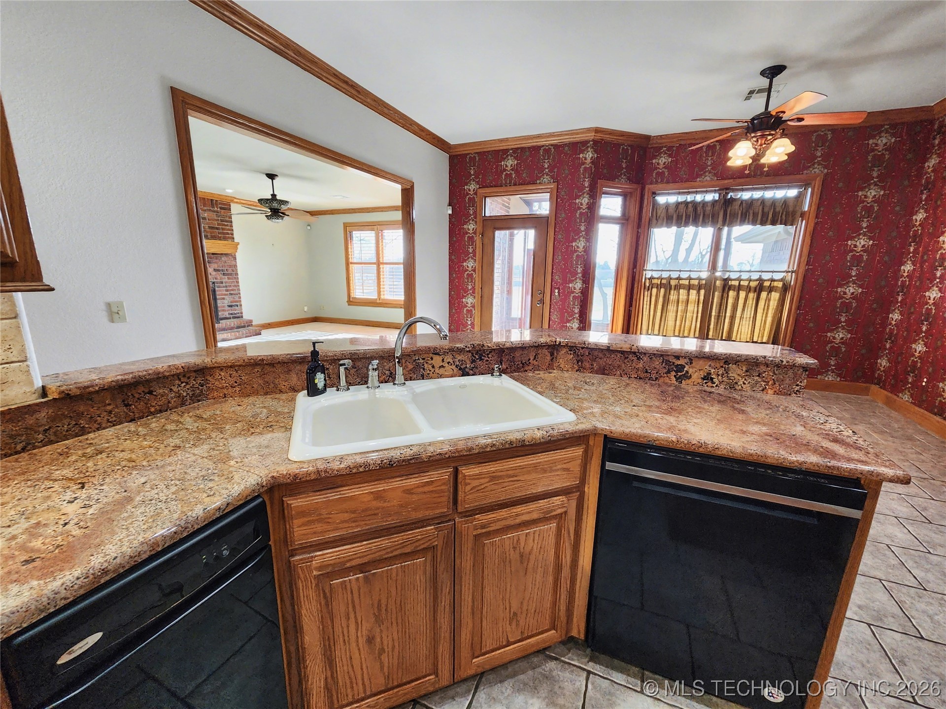 607 Sterling Hills Drive Property Photo 28