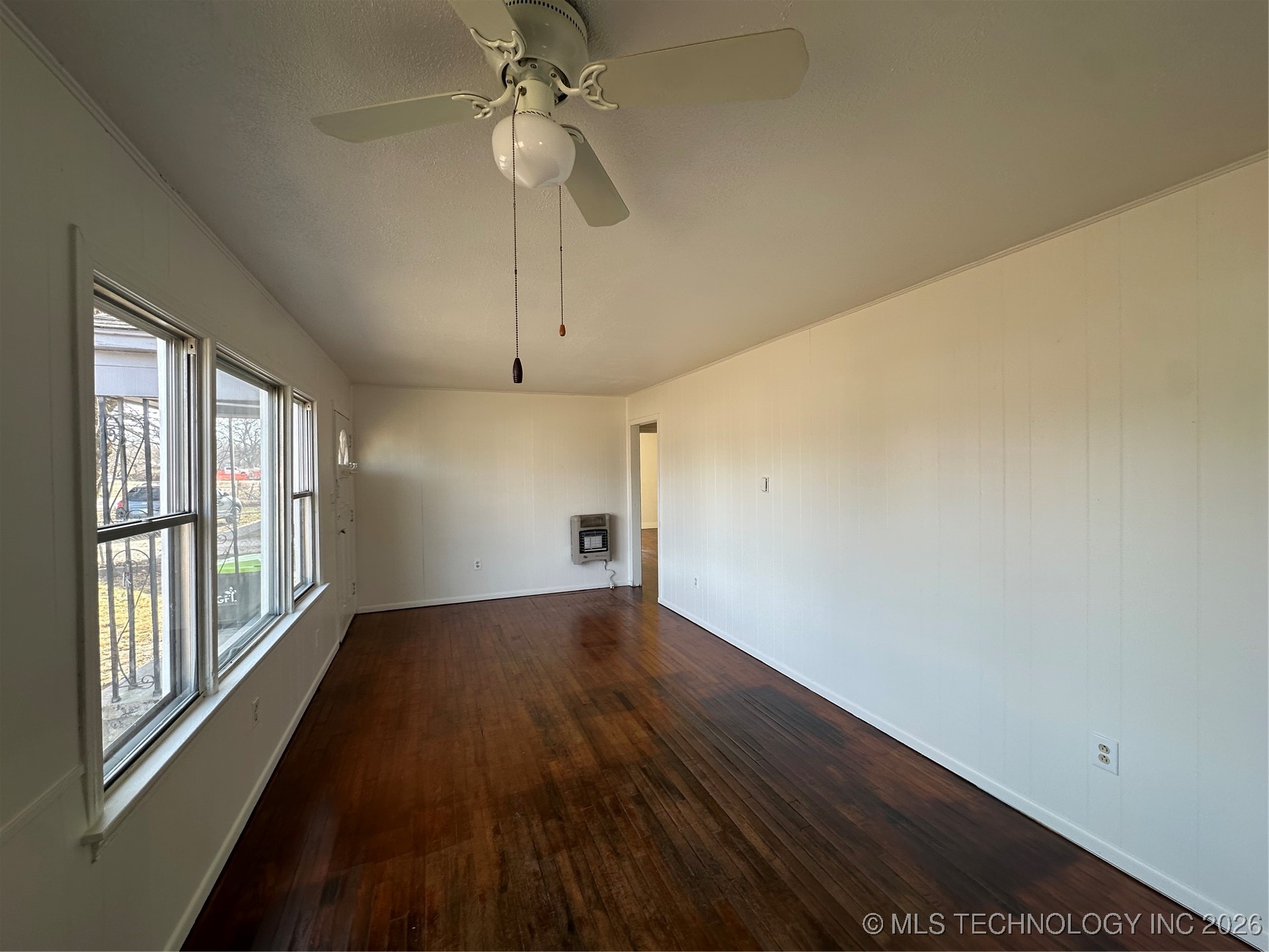 301 S Hickory Property Photo 2