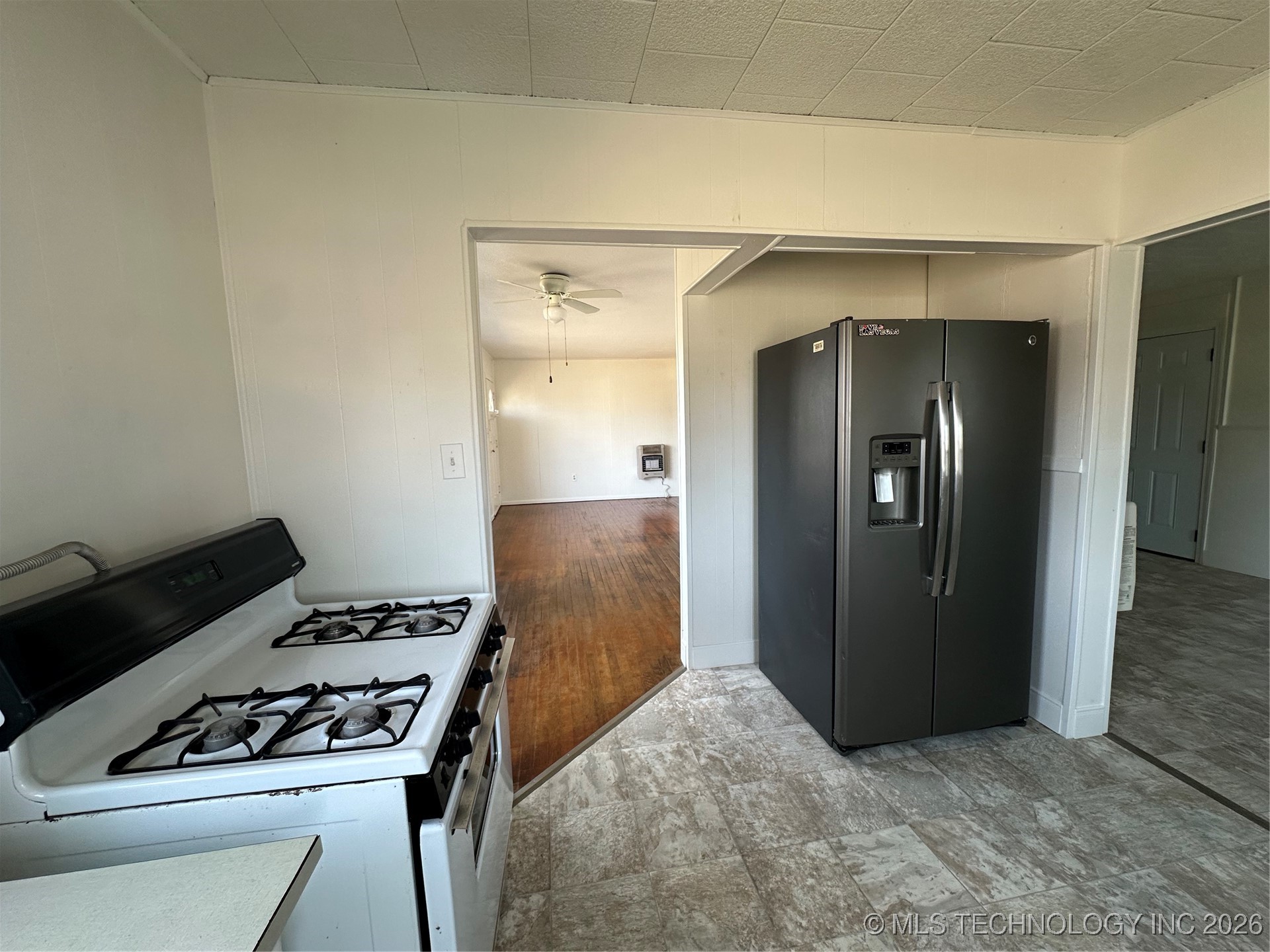 301 S Hickory Property Photo 5