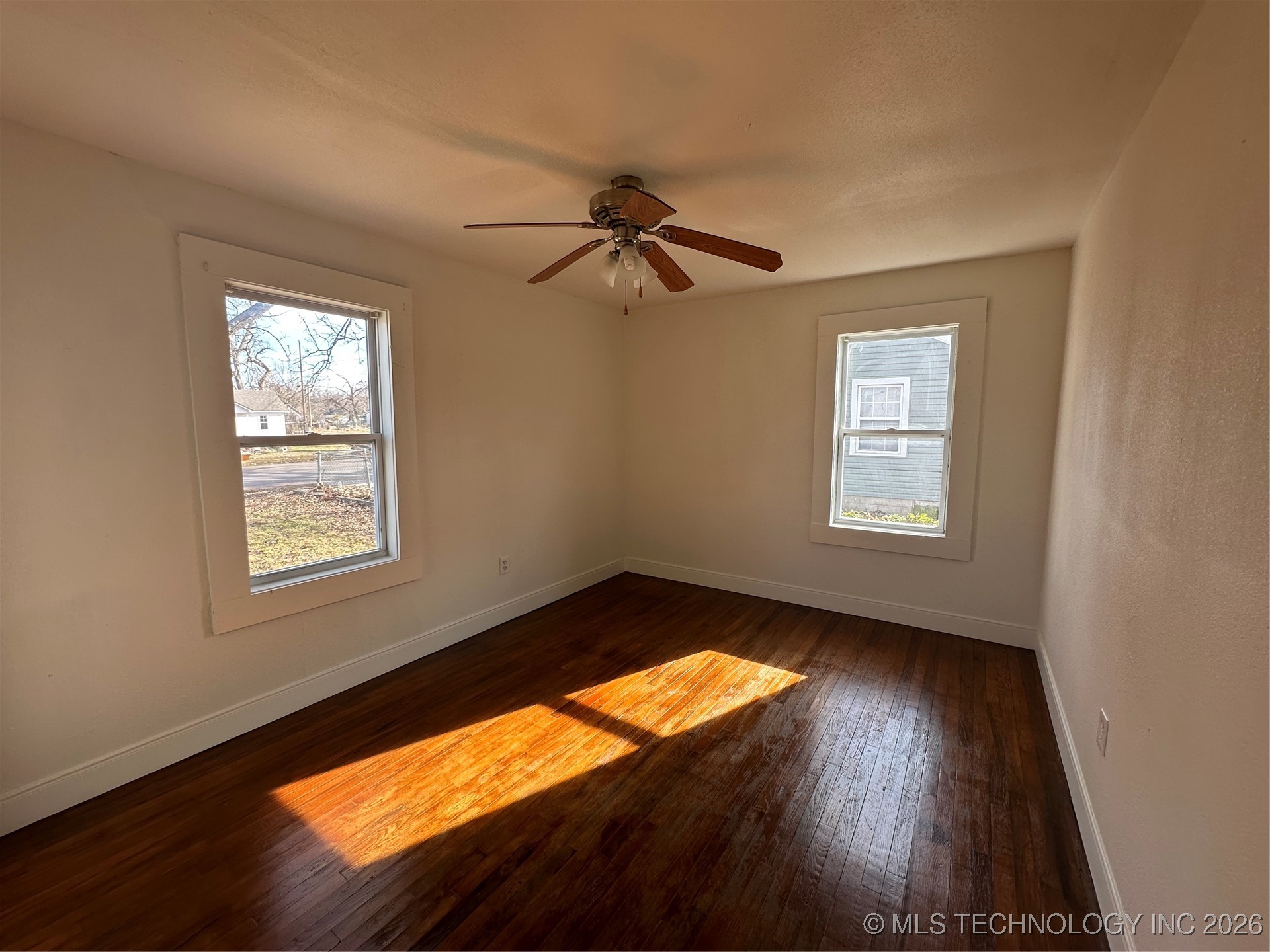 301 S Hickory Property Photo 8