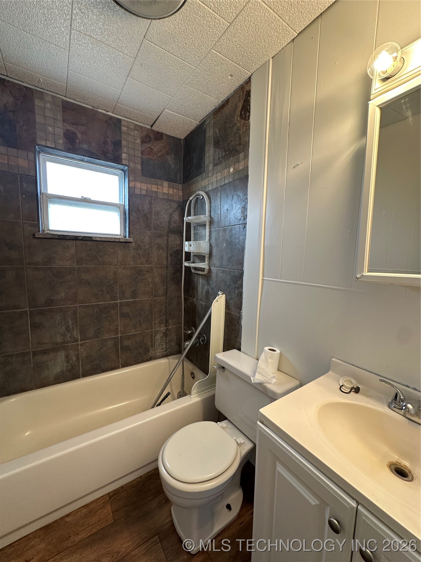 301 S Hickory Property Photo 9