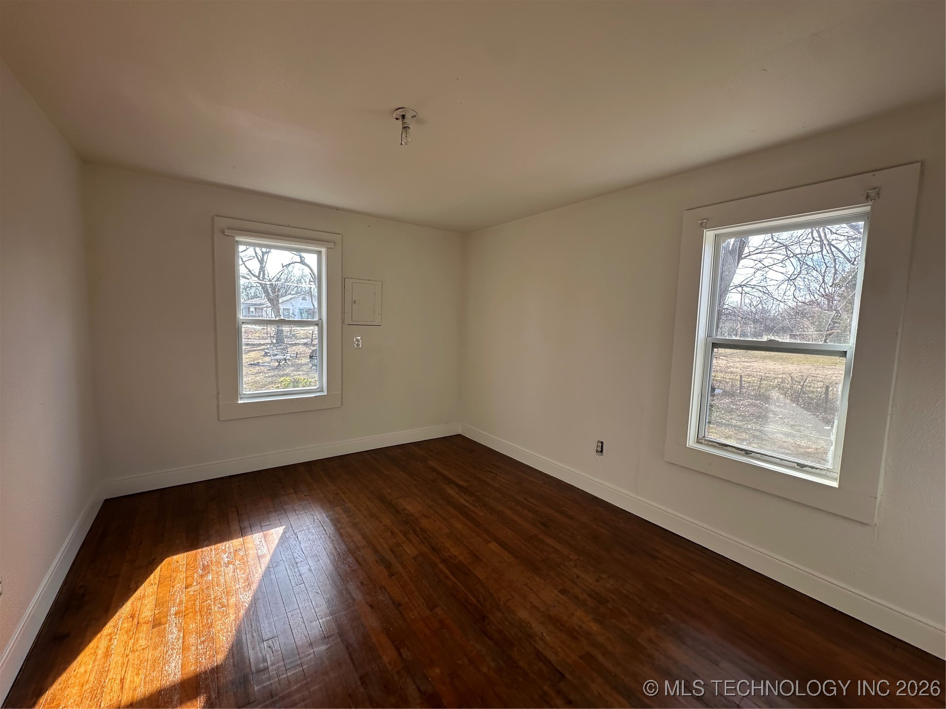 301 S Hickory Property Photo 10