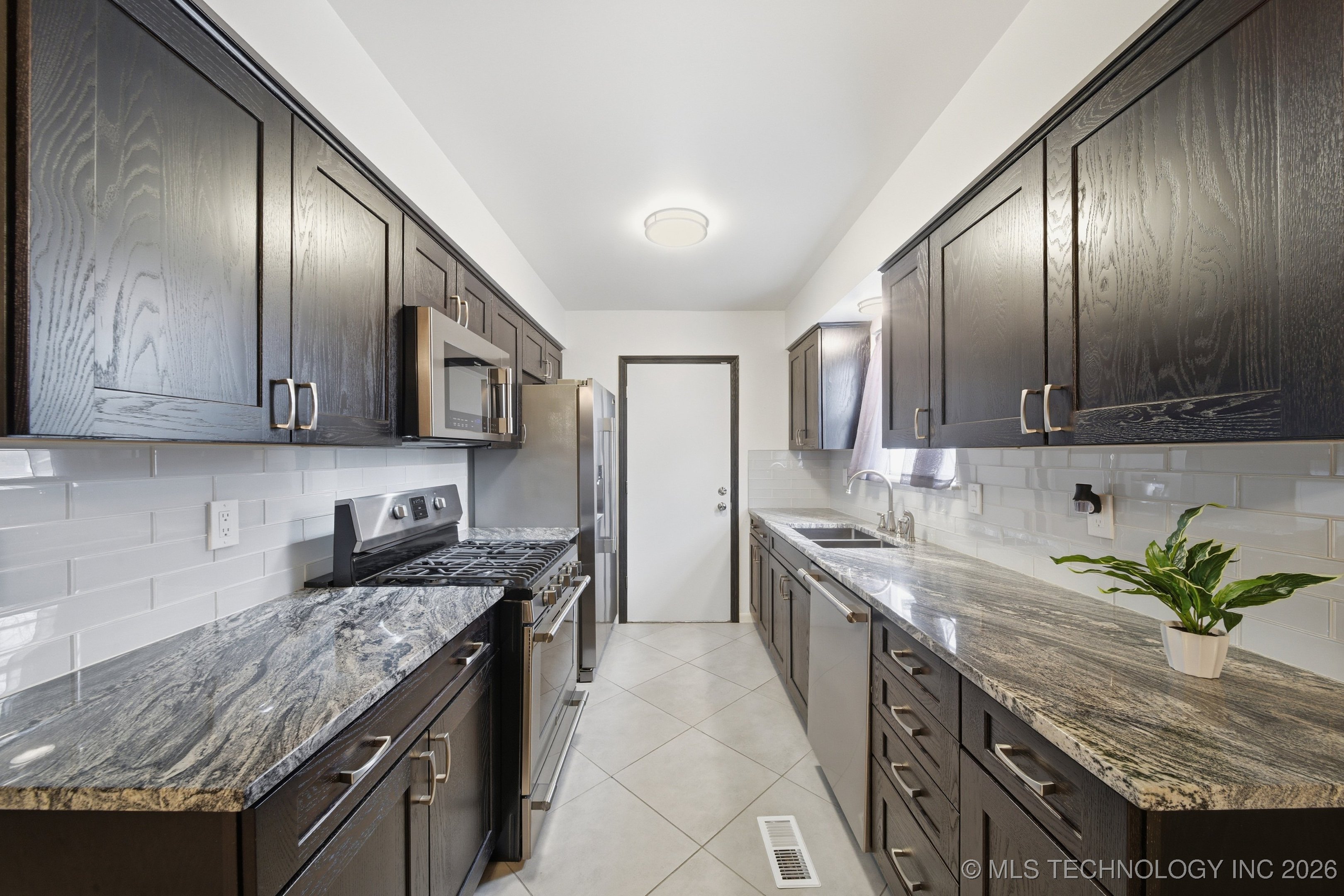 10837 E 26th Place Property Photo 9