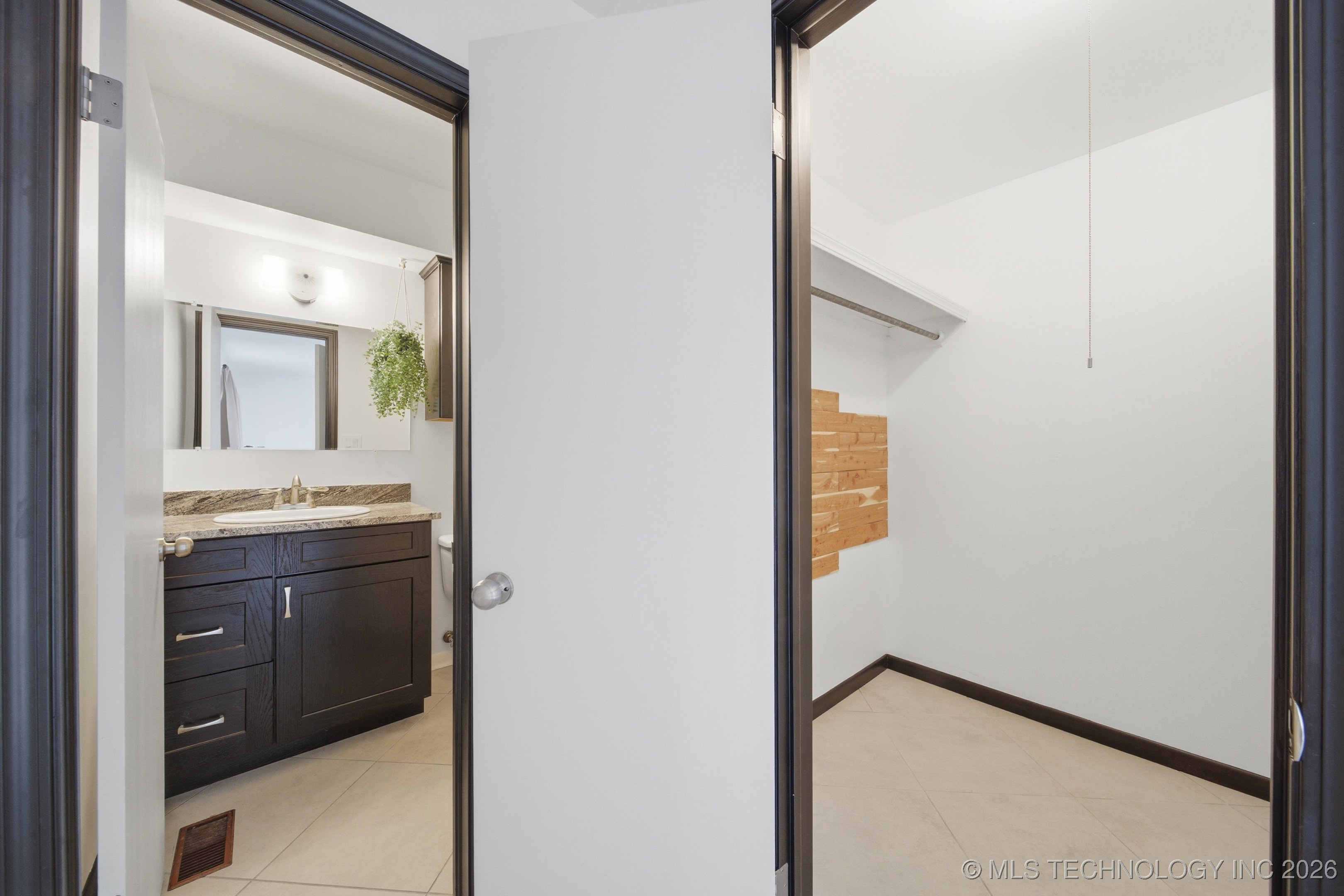 10837 E 26th Place Property Photo 18