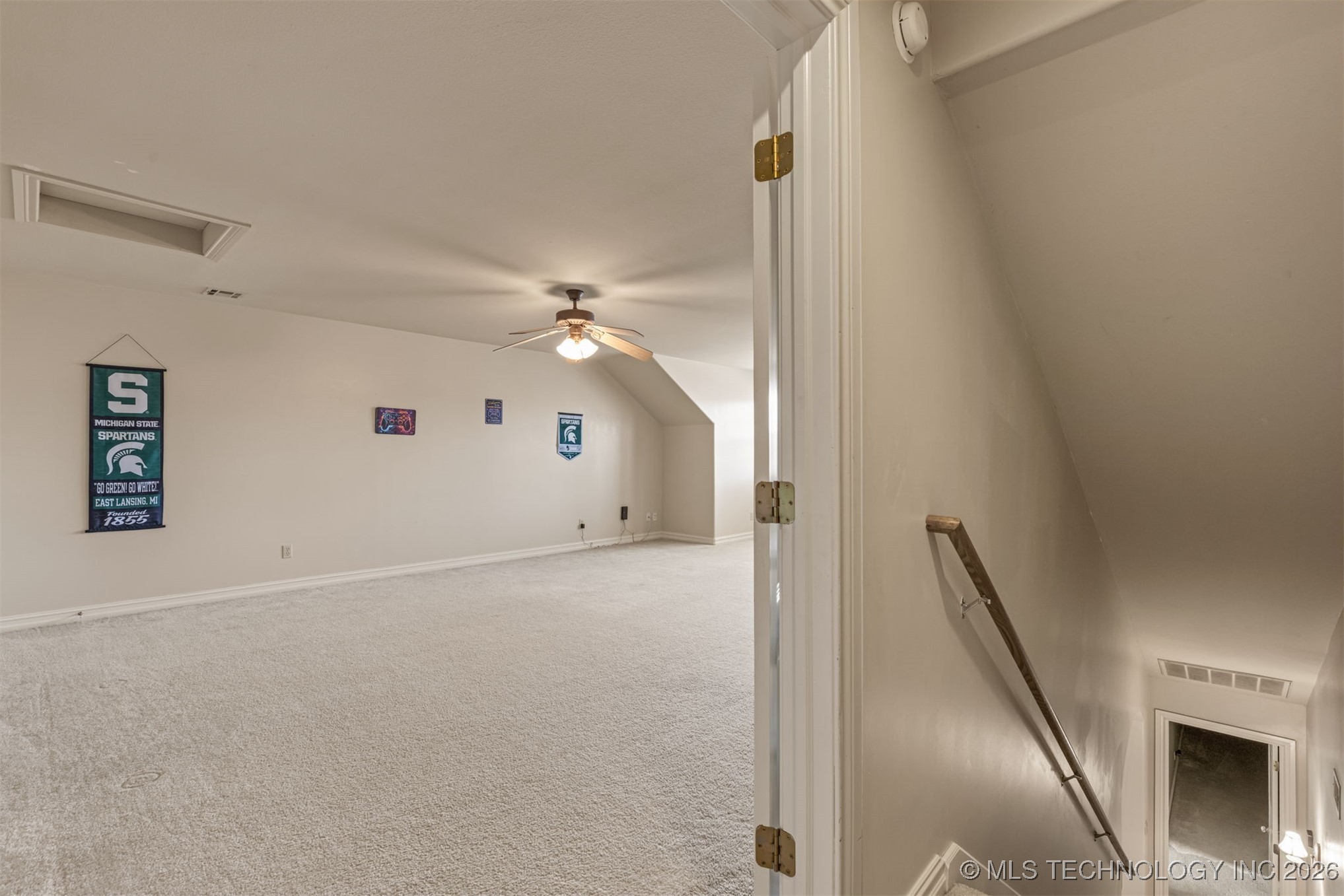 2324 S Kalanchoe Avenue Property Photo 6