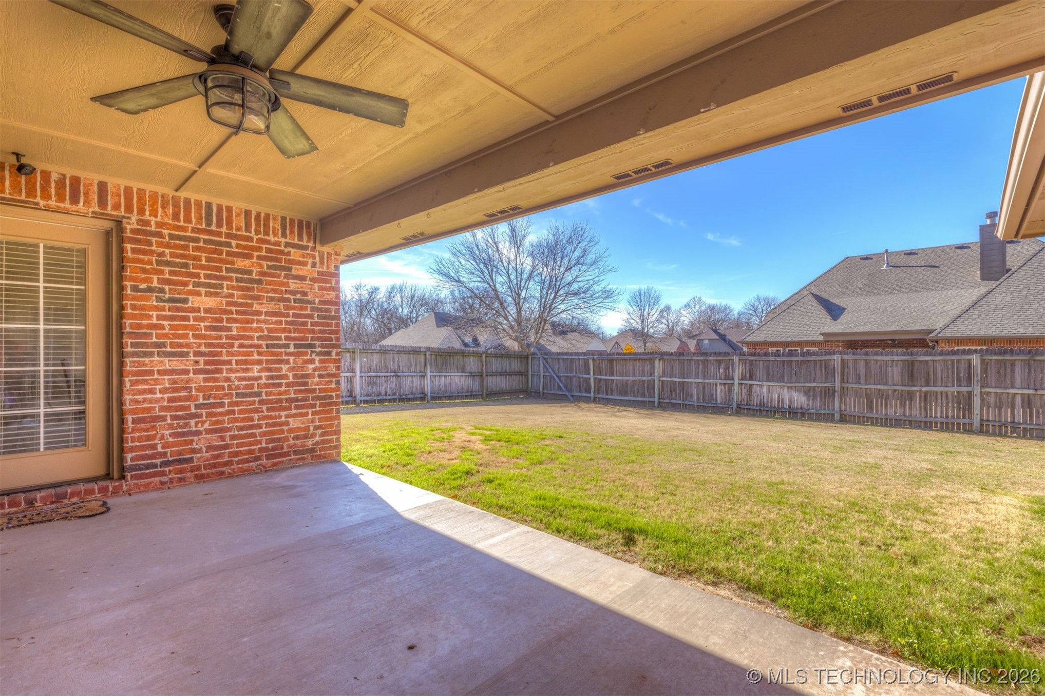 2324 S Kalanchoe Avenue Property Photo 7