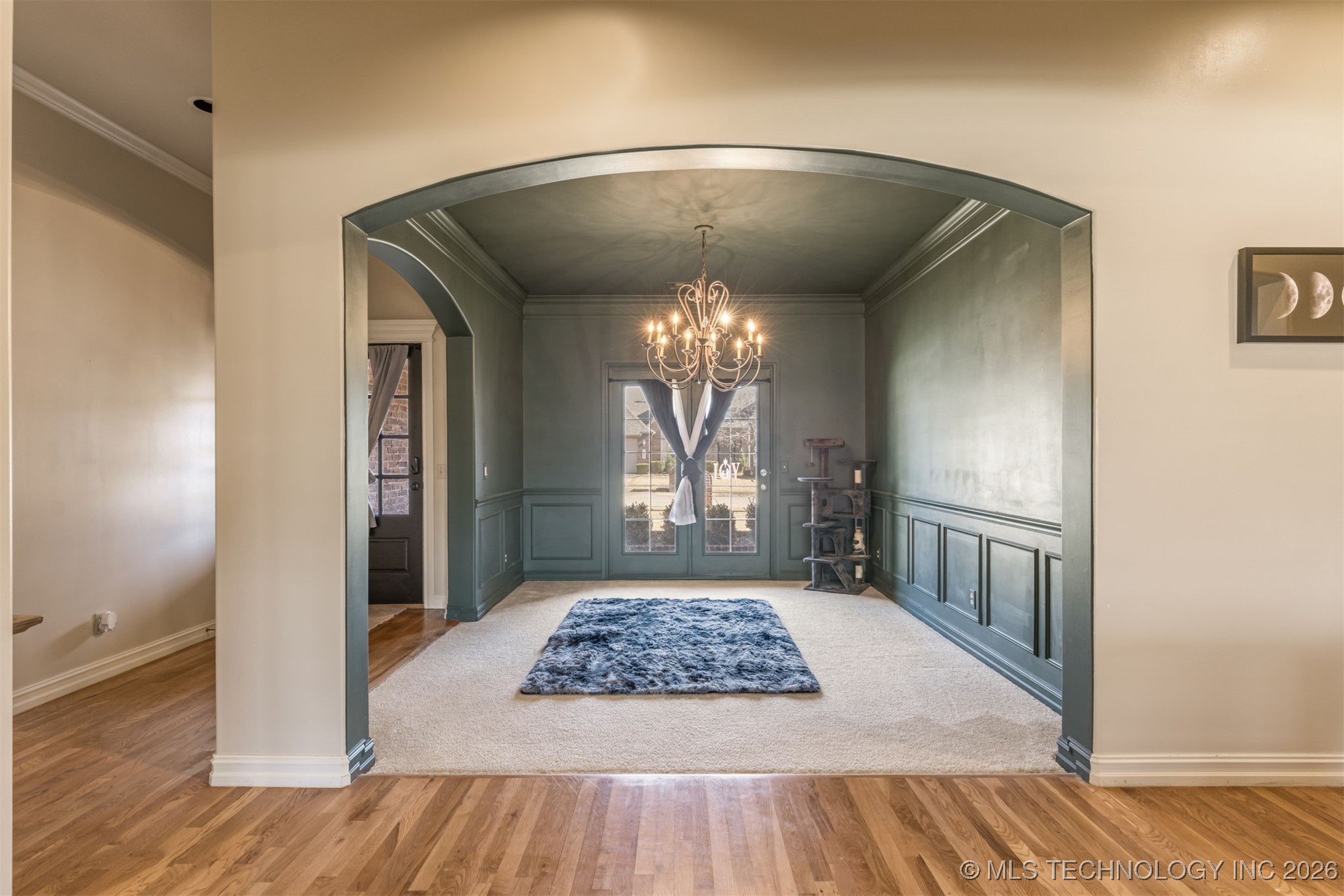 2324 S Kalanchoe Avenue Property Photo 11