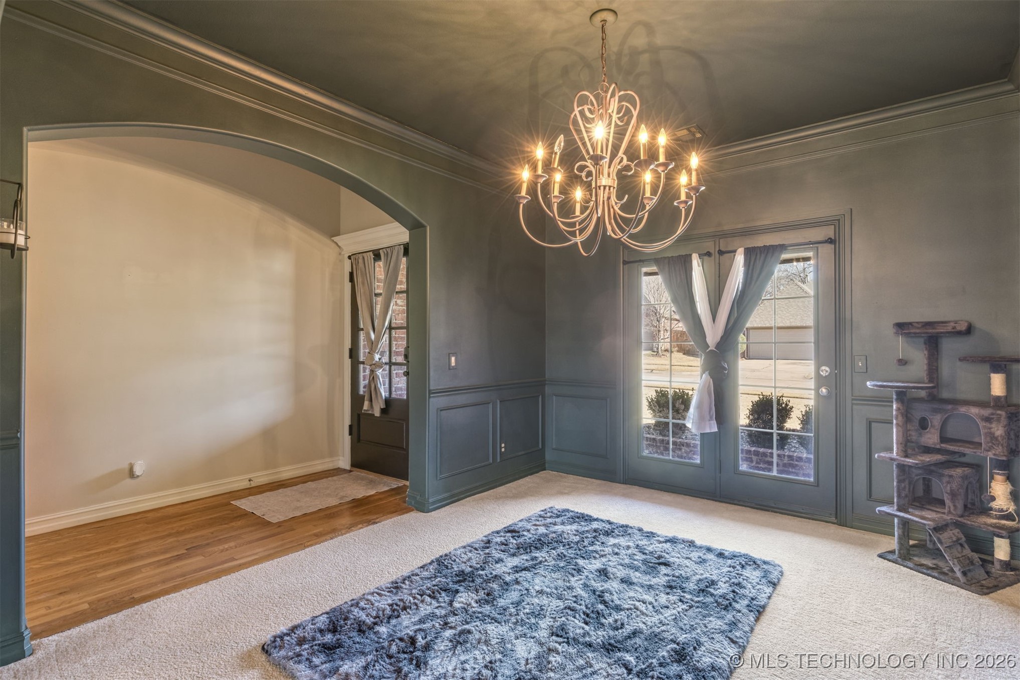 2324 S Kalanchoe Avenue Property Photo 12