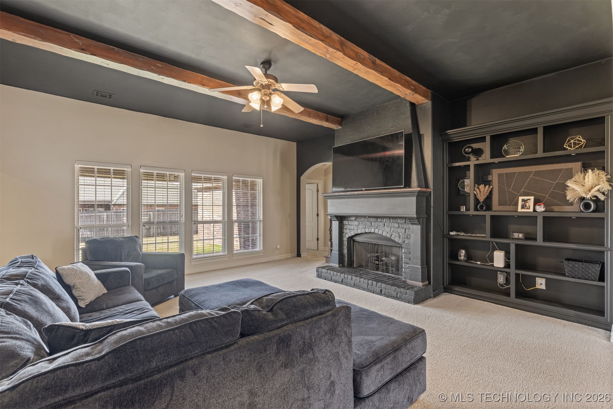 2324 S Kalanchoe Avenue Property Photo 16