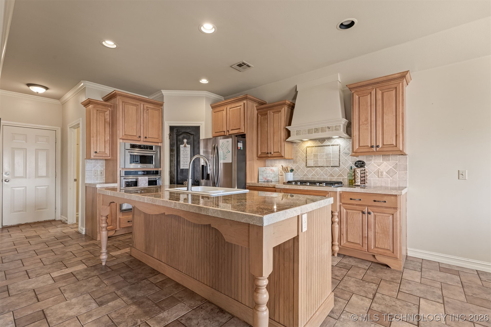 2324 S Kalanchoe Avenue Property Photo 22