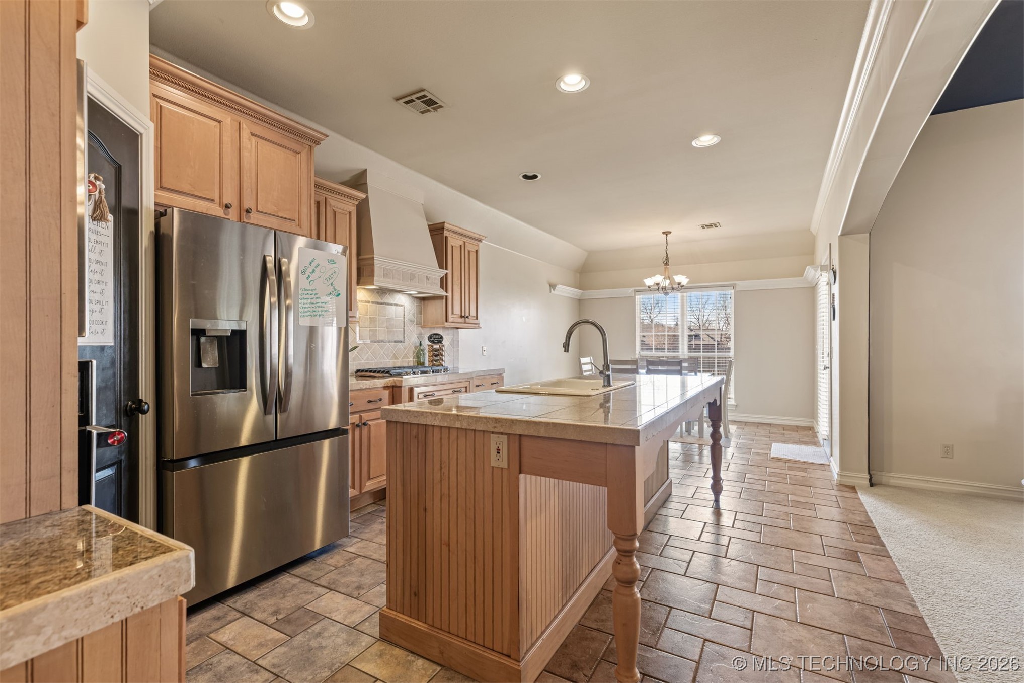 2324 S Kalanchoe Avenue Property Photo 24