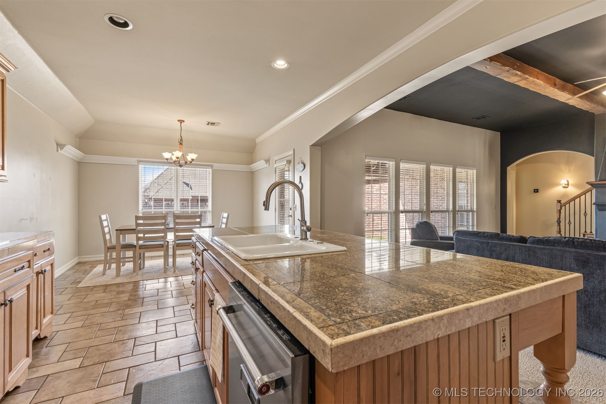 2324 S Kalanchoe Avenue Property Photo 25