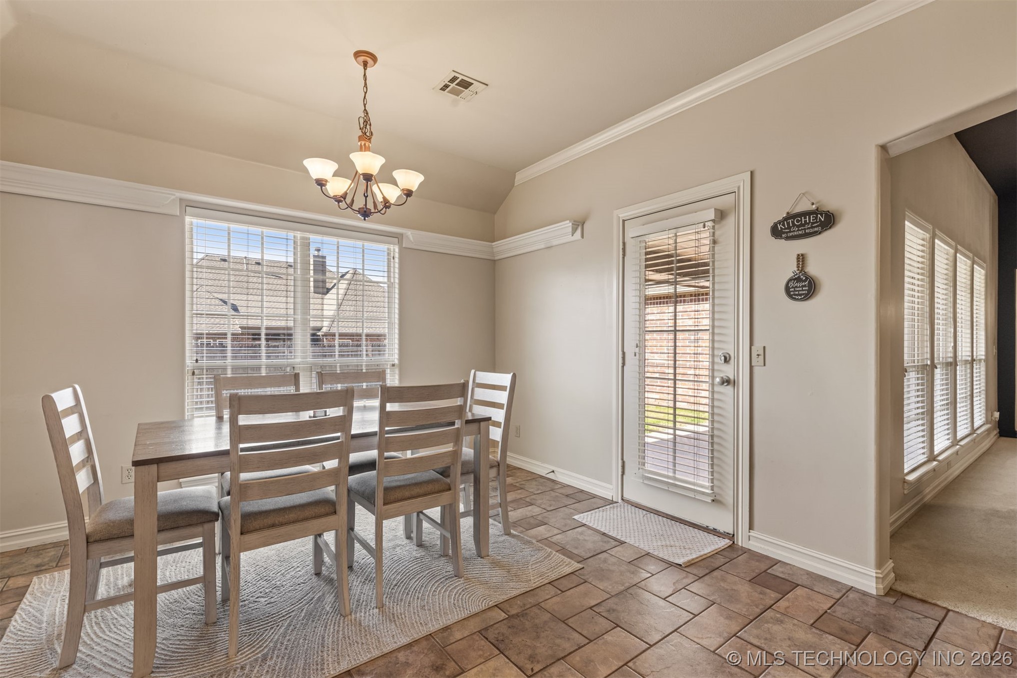 2324 S Kalanchoe Avenue Property Photo 26