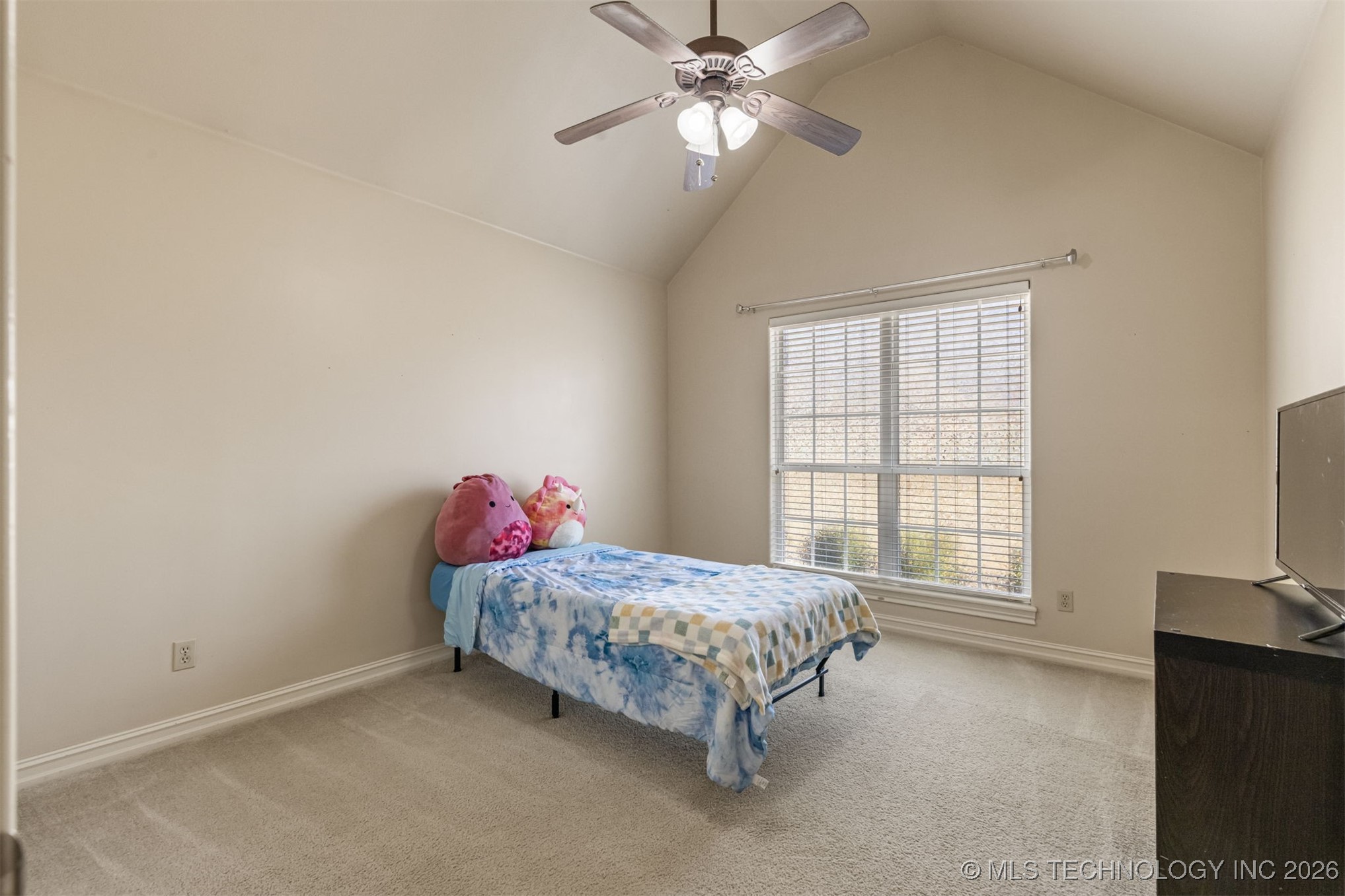 2324 S Kalanchoe Avenue Property Photo 31