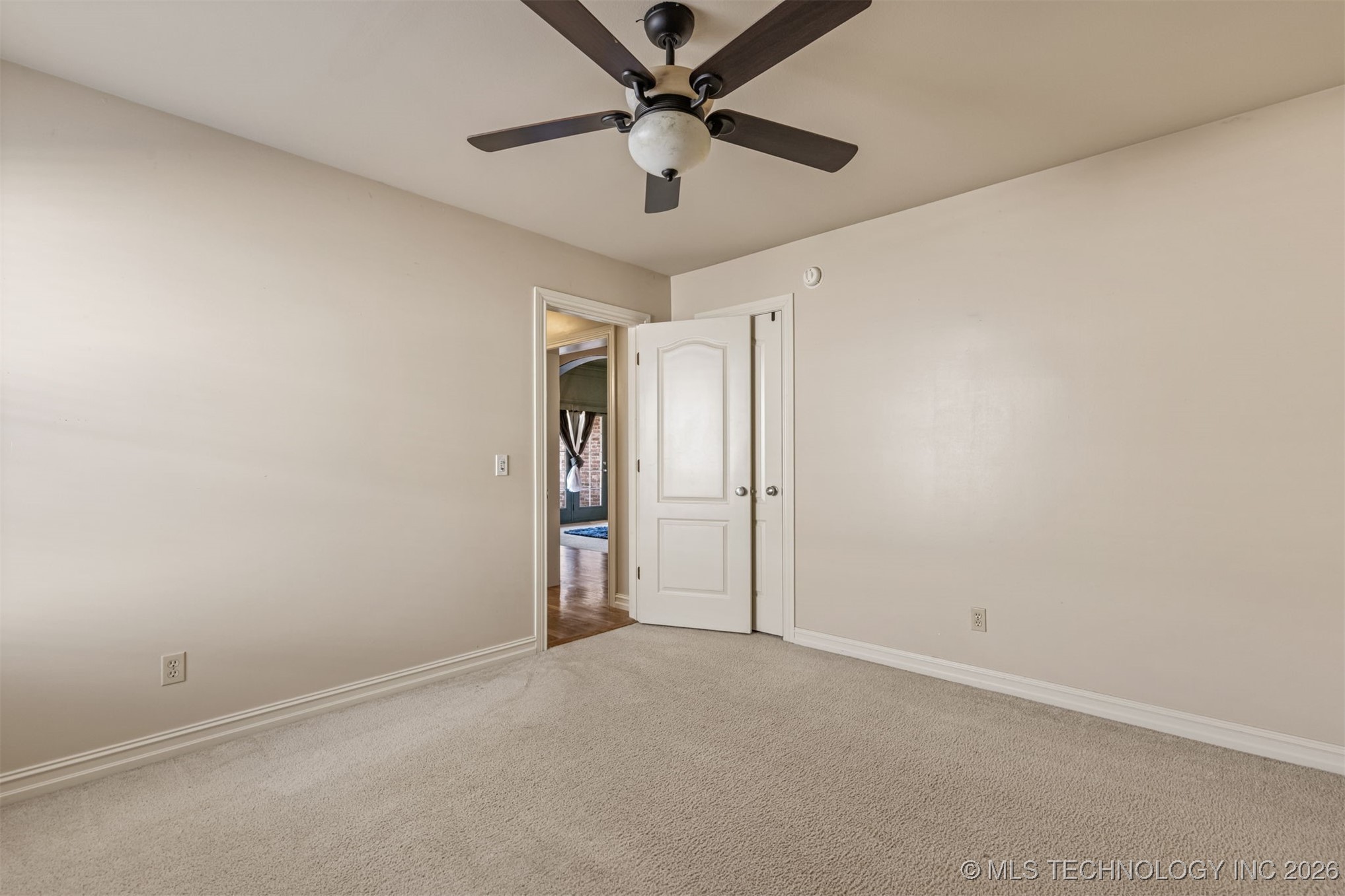 2324 S Kalanchoe Avenue Property Photo 34