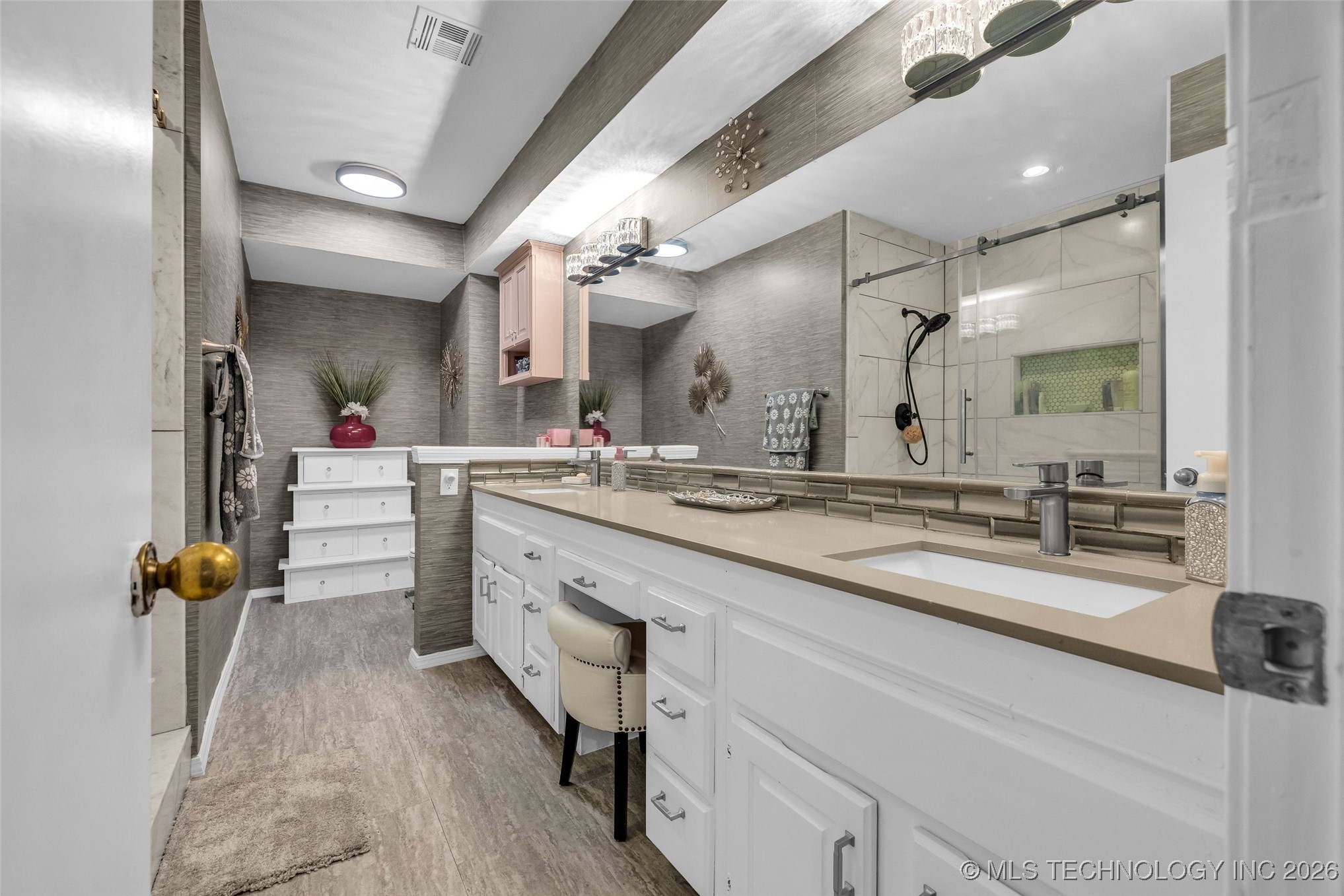 9017 E 63rd Street Property Photo 35