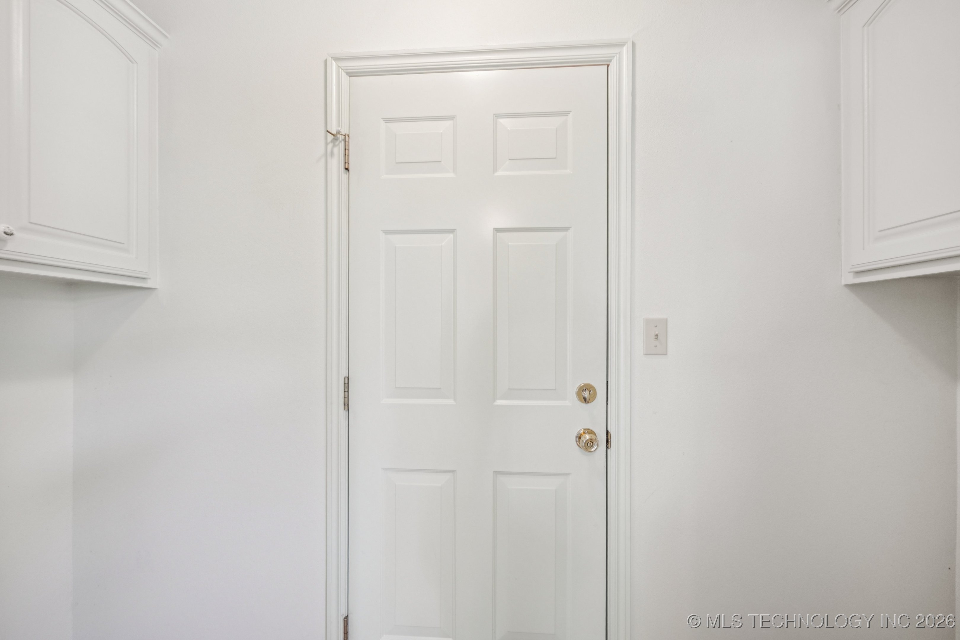 315 Savannah Park Street Property Photo 12