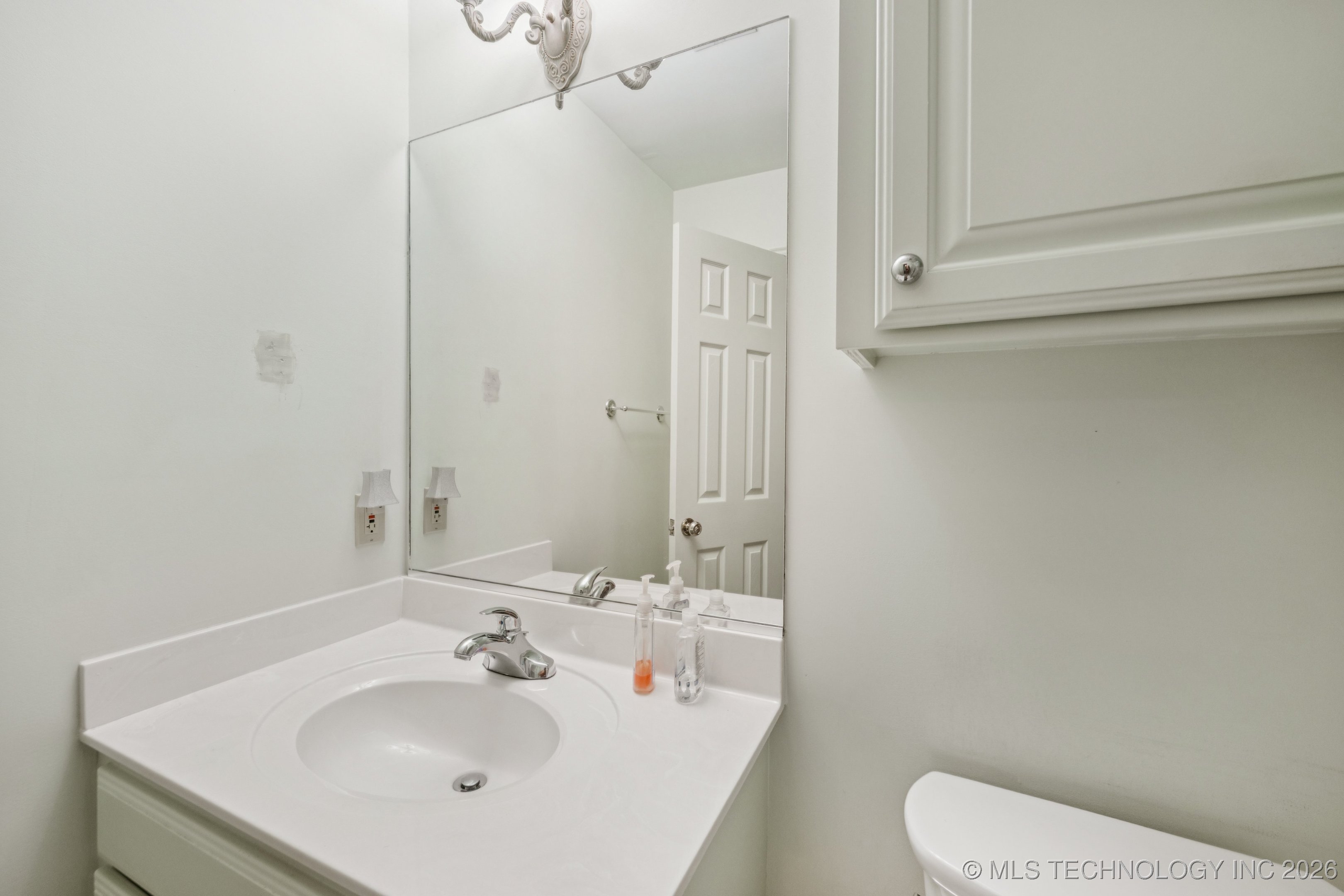 315 Savannah Park Street Property Photo 22