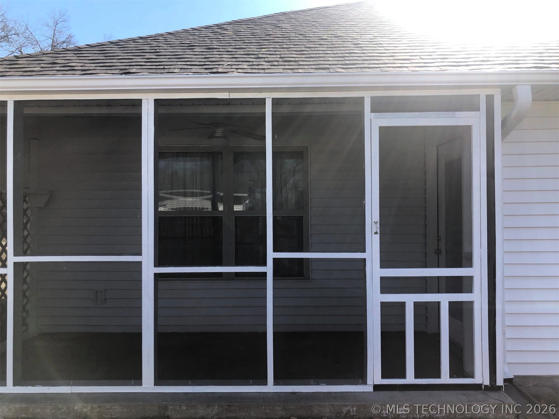 315 Savannah Park Street Property Photo 27