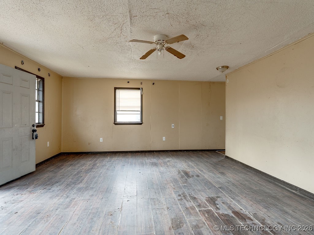 931 N Cherry Street Property Photo 2