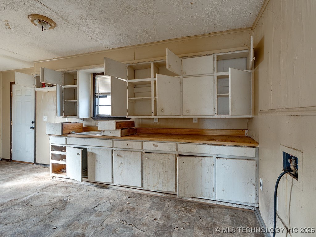 931 N Cherry Street Property Photo 6