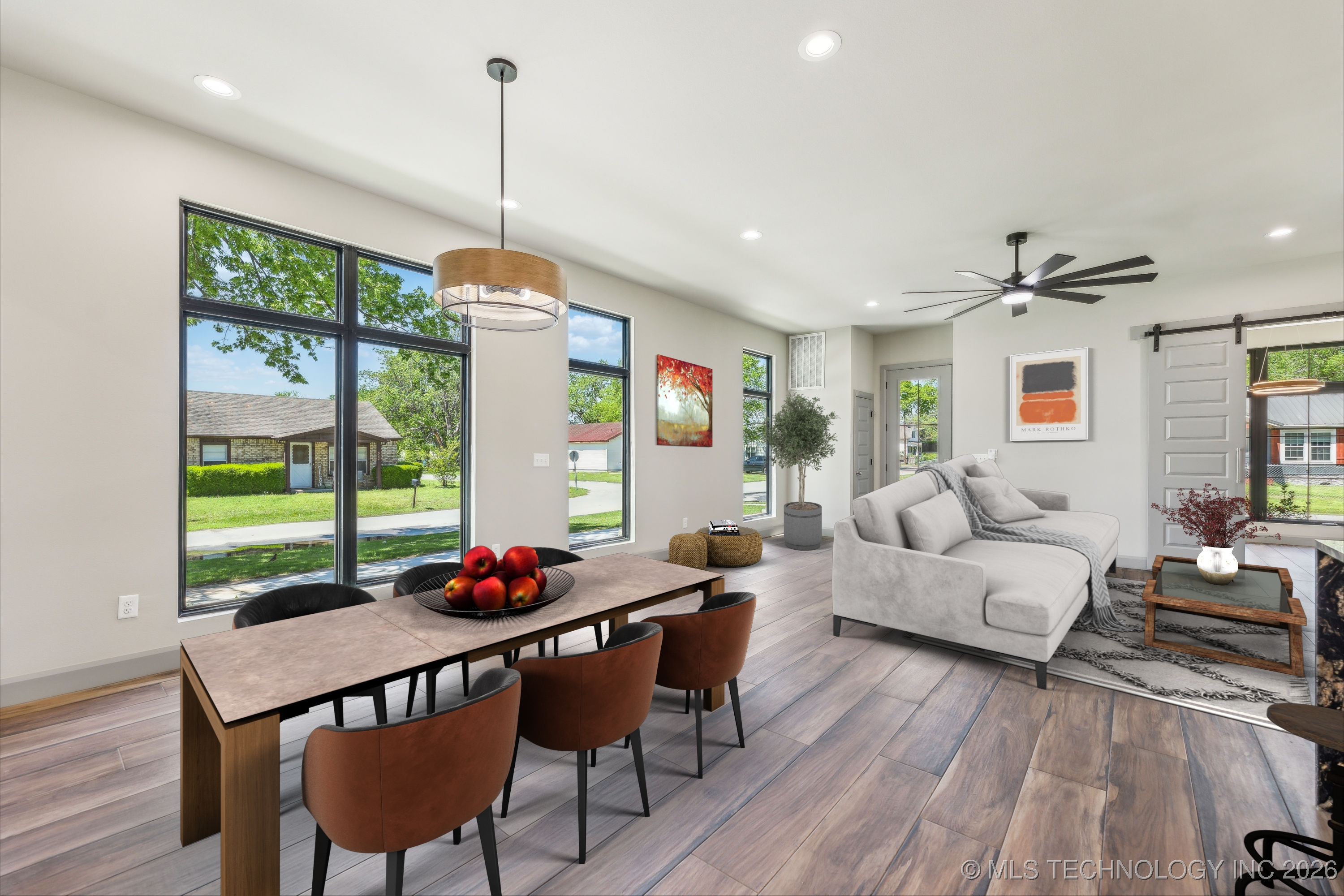 425 W Ft Worth Street Property Photo 6