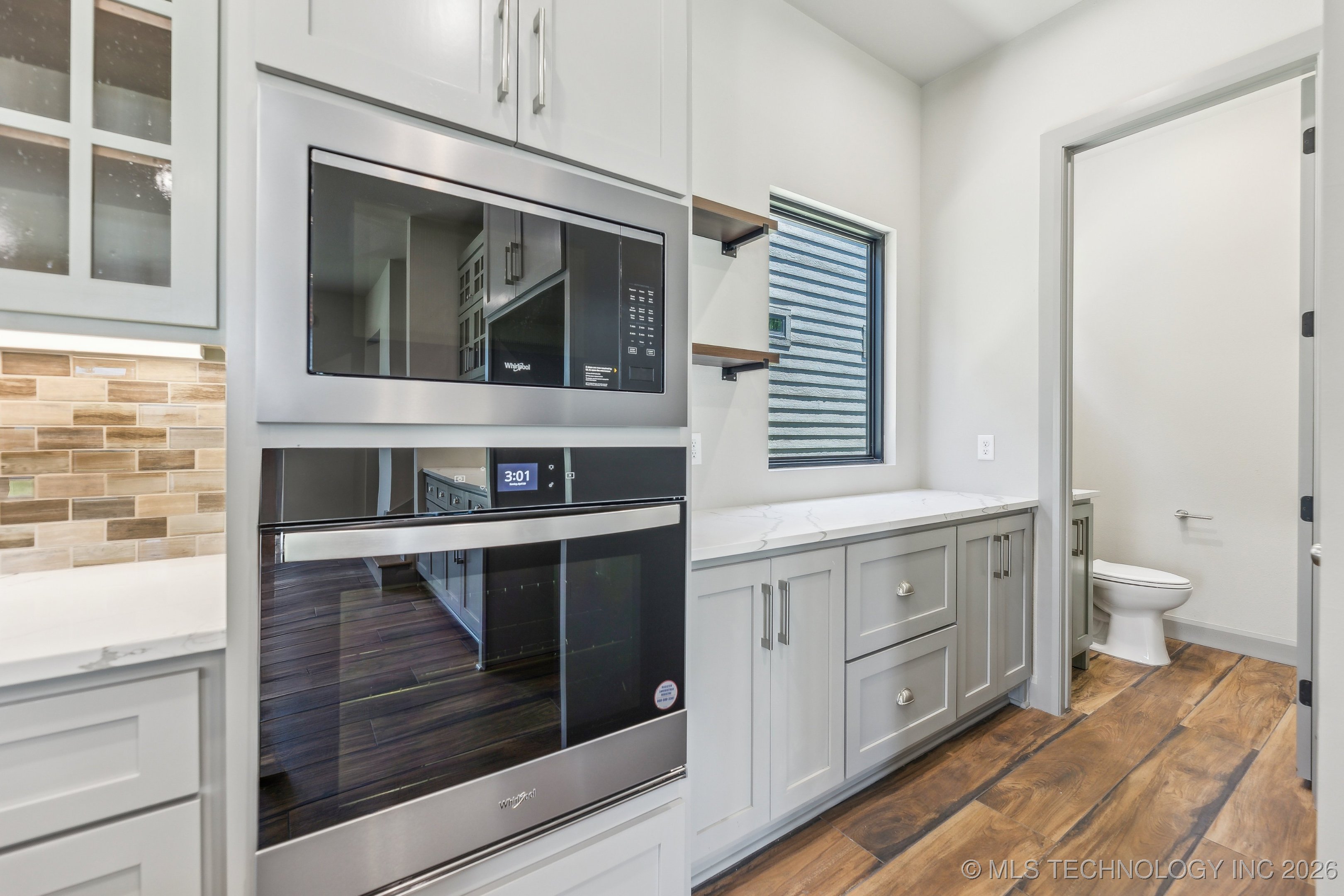 425 W Ft Worth Street Property Photo 15