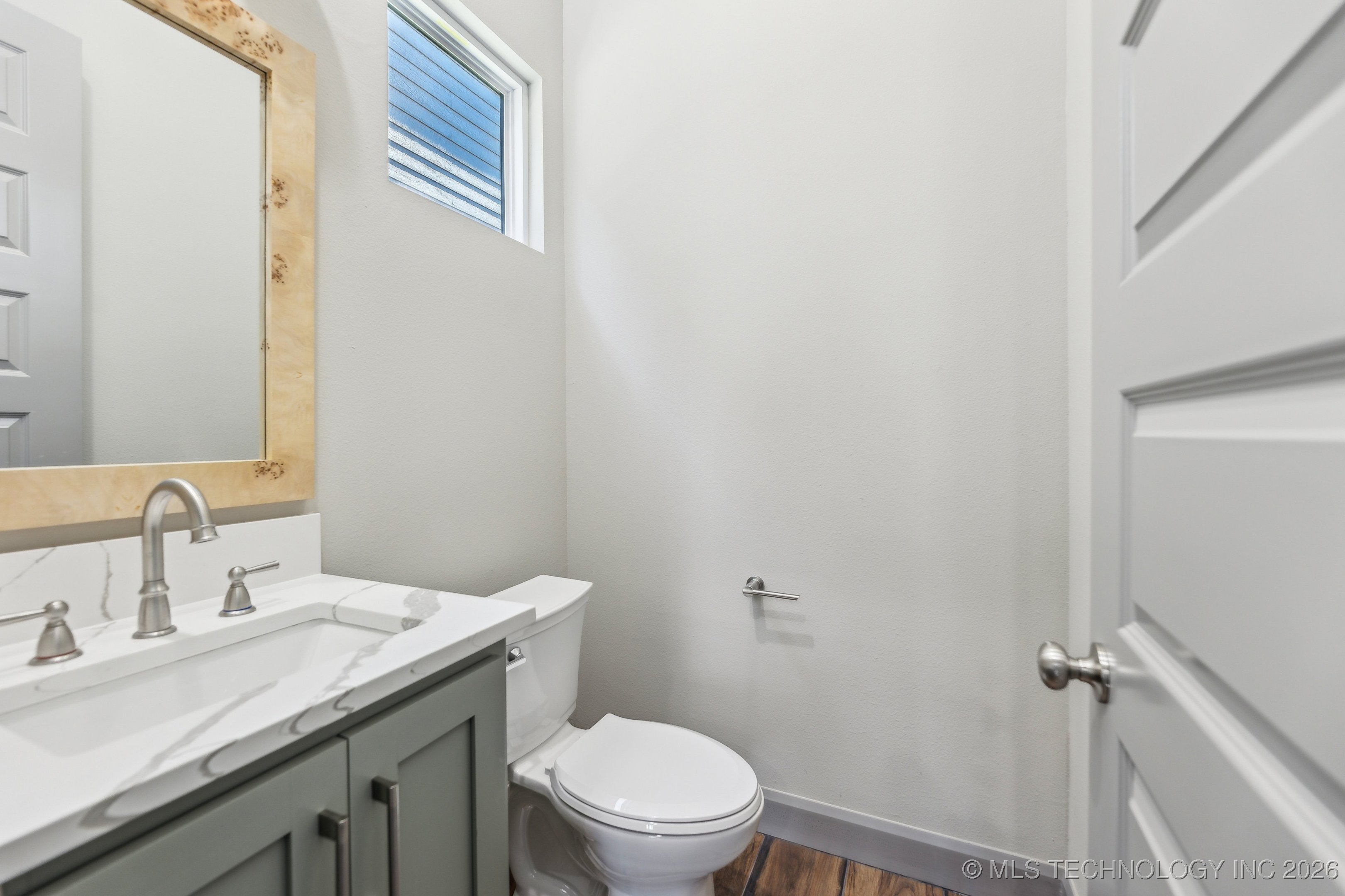 425 W Ft Worth Street Property Photo 17