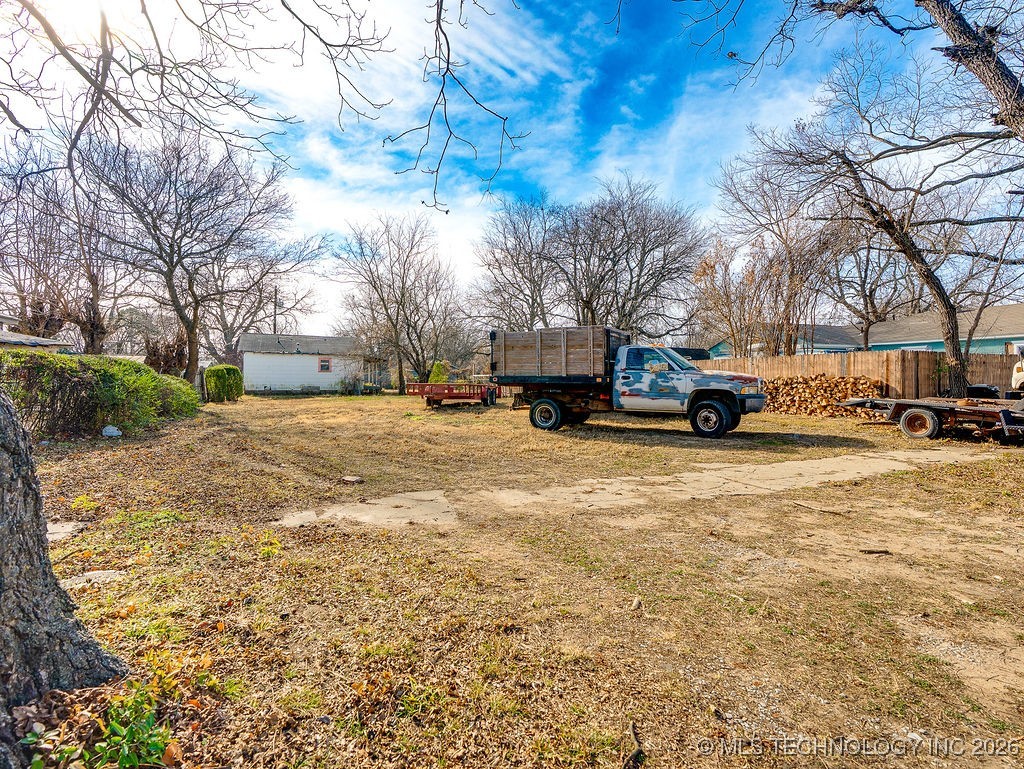 319 W 6th Street Property Photo 7