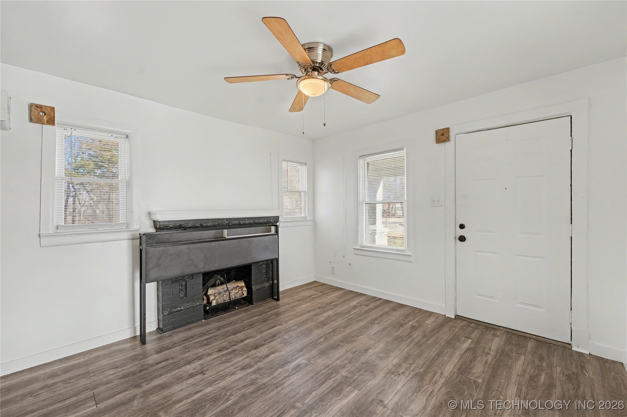 732 N Victor Avenue Property Photo 4