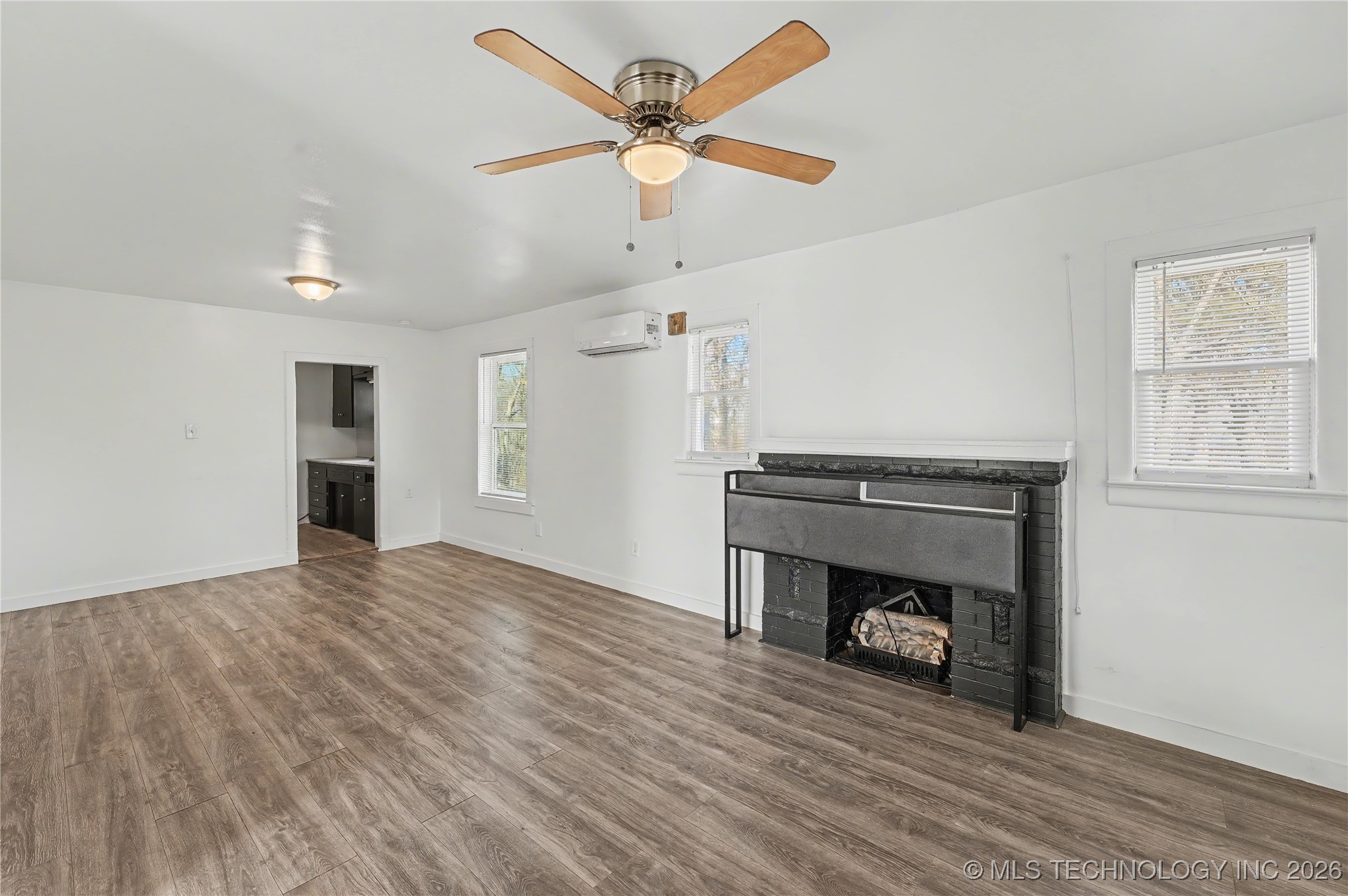 732 N Victor Avenue Property Photo 5