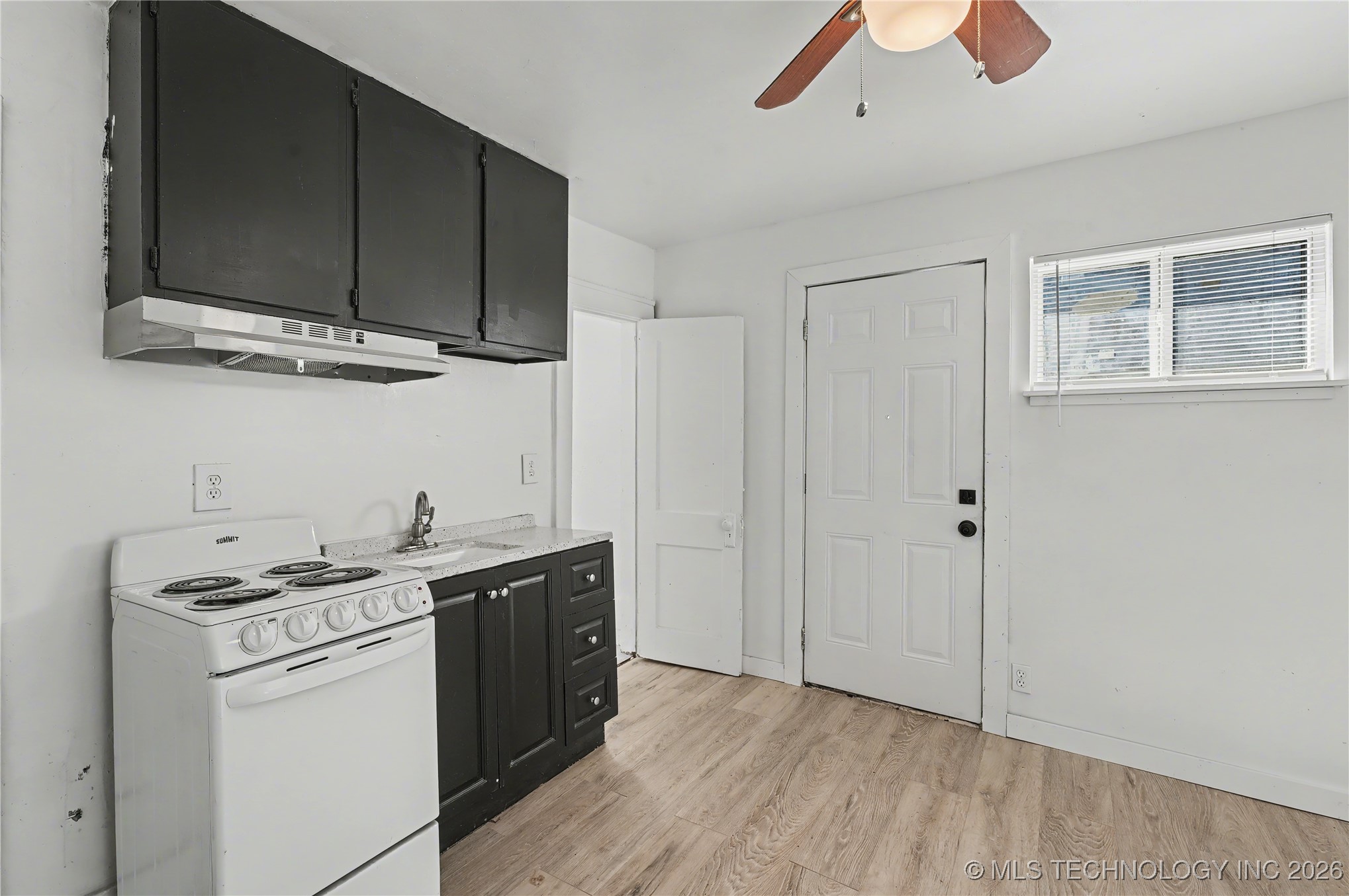 732 N Victor Avenue Property Photo 13