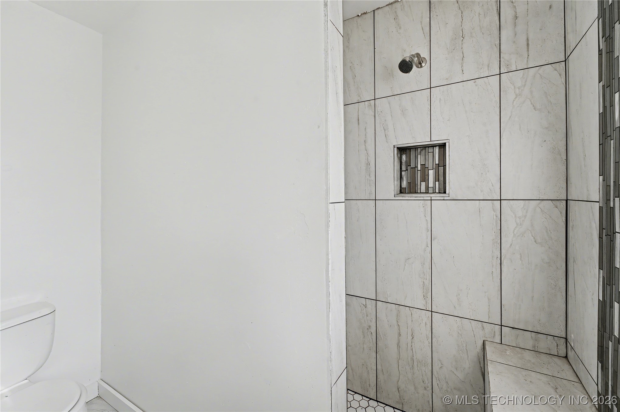 732 N Victor Avenue Property Photo 14