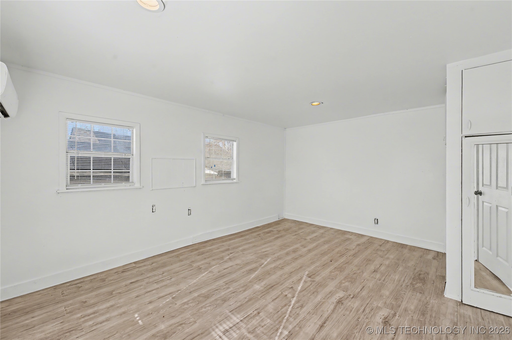 732 N Victor Avenue Property Photo 16