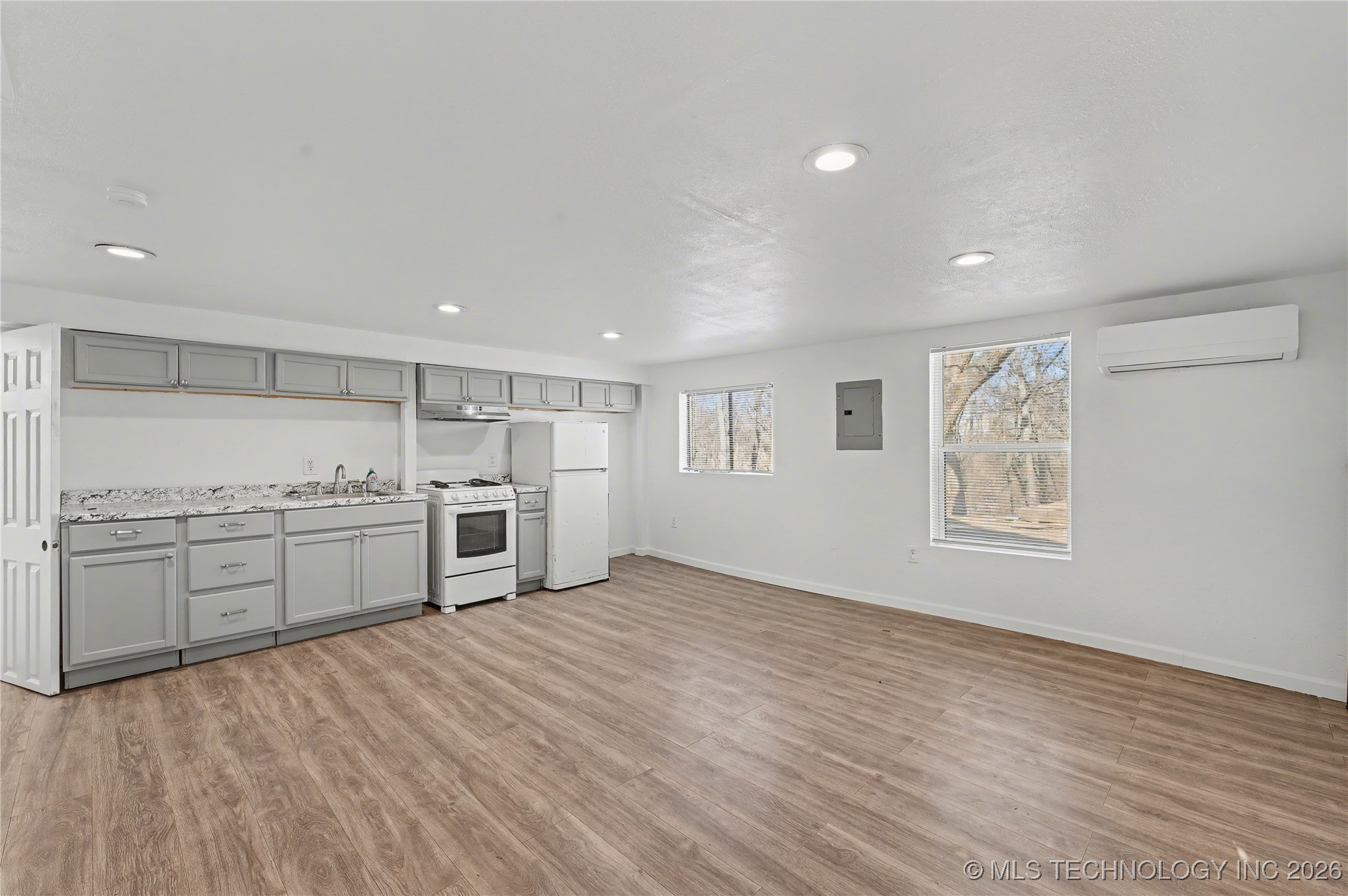 732 N Victor Avenue Property Photo 19