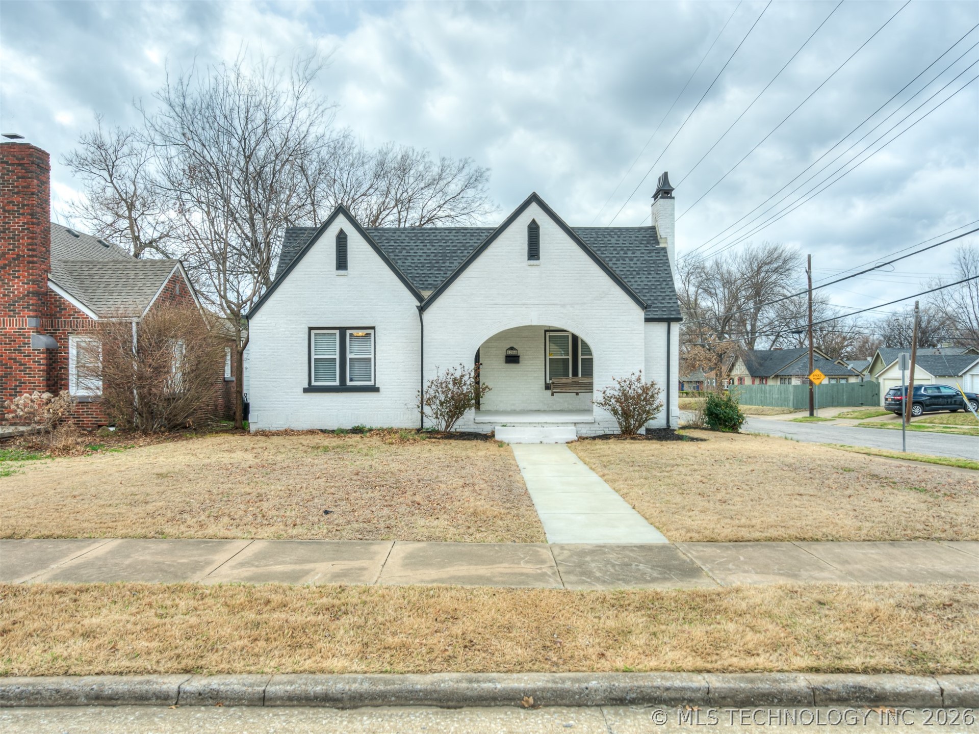 1204 S Columbia Avenue Property Photo 2