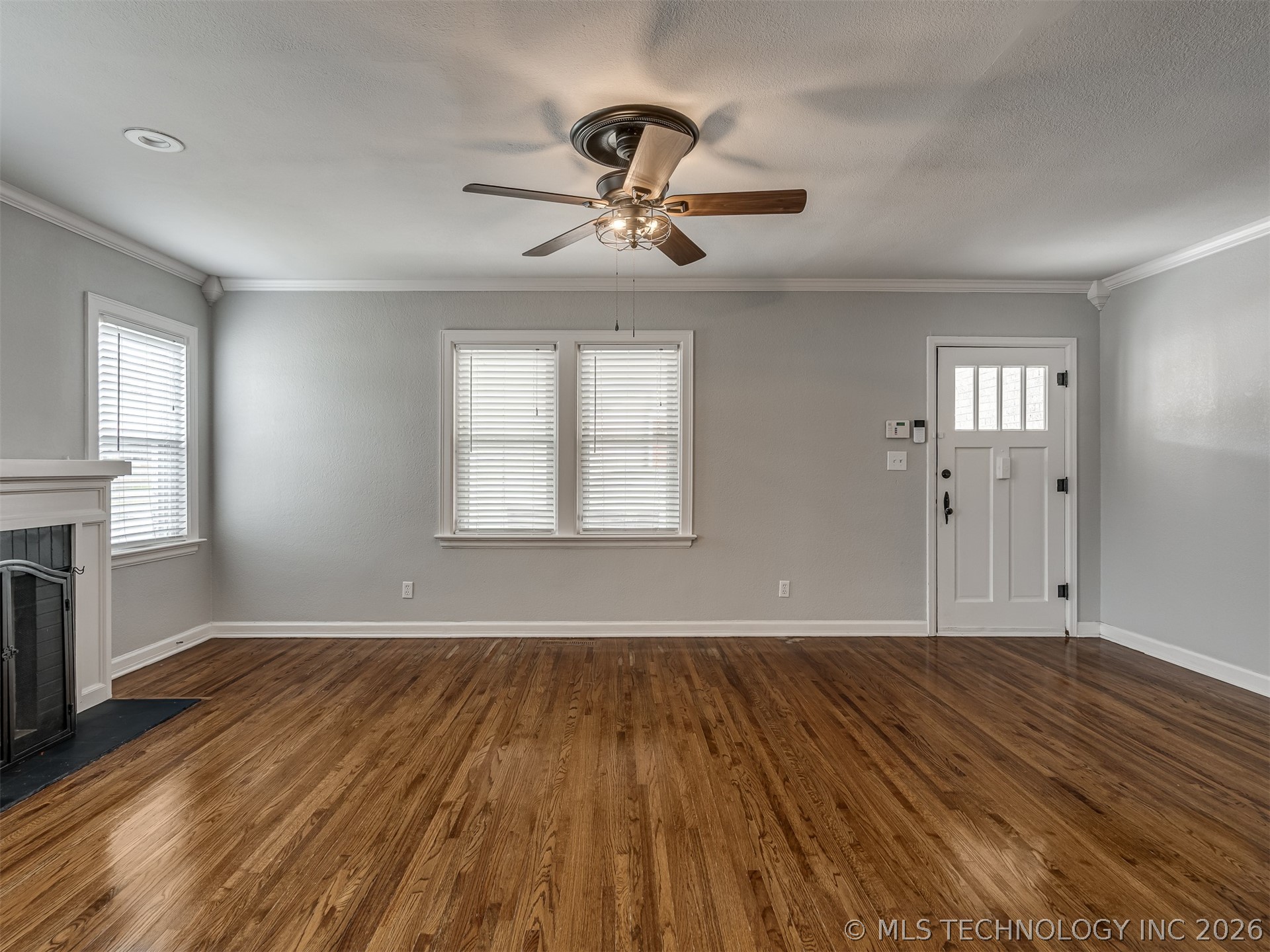 1204 S Columbia Avenue Property Photo 5