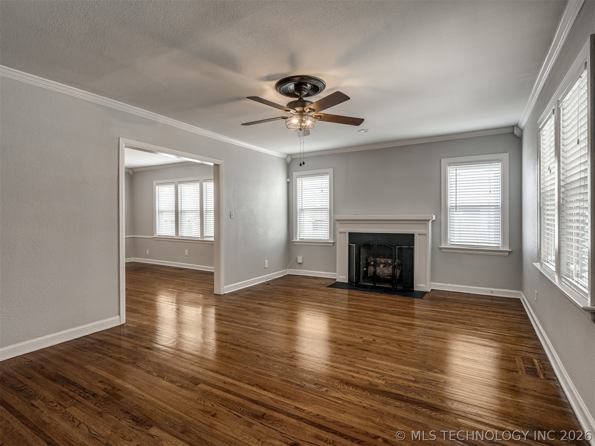 1204 S Columbia Avenue Property Photo 7